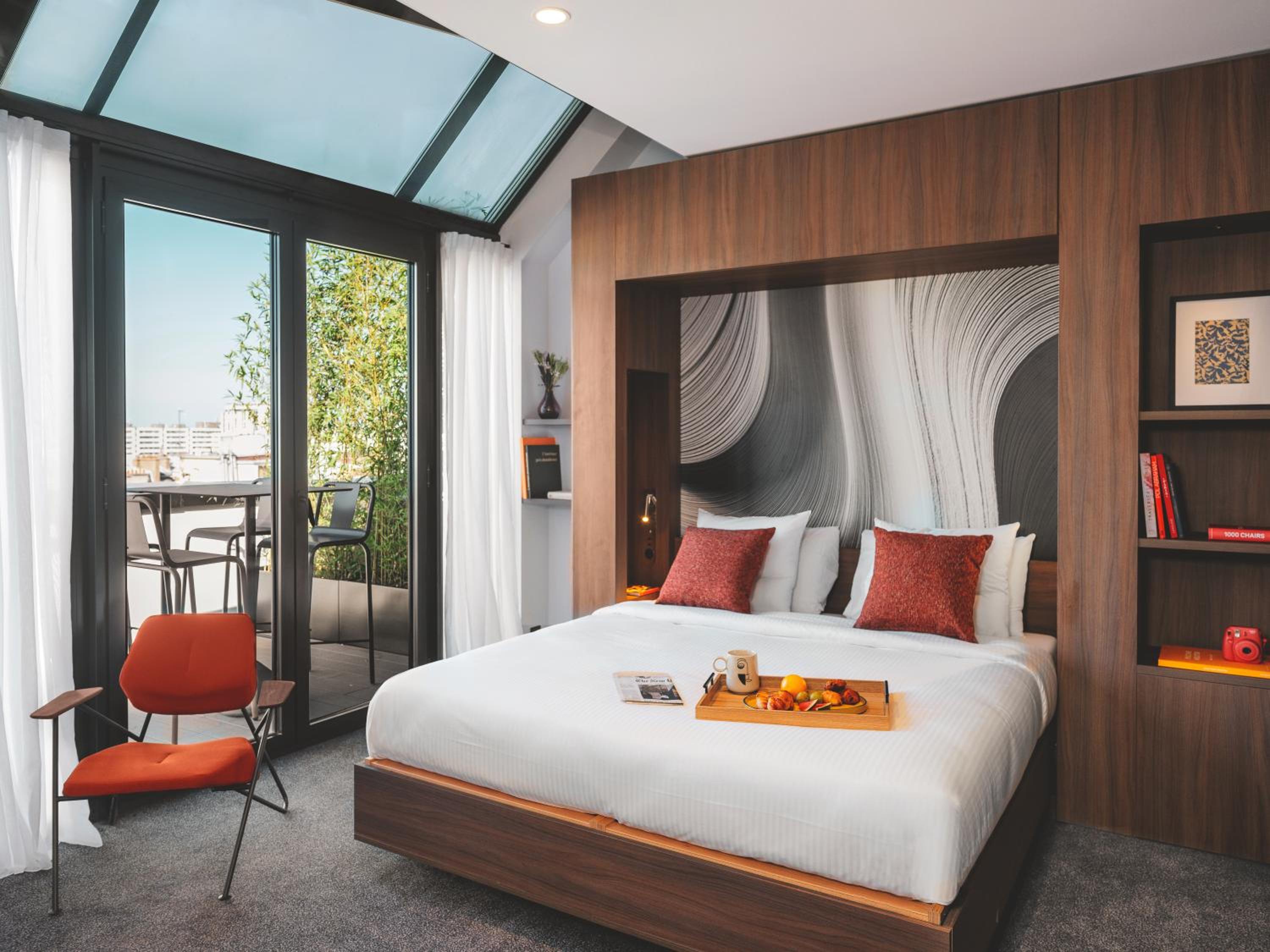 Superior Suite, One Double Bed, View of Eiffel To wer