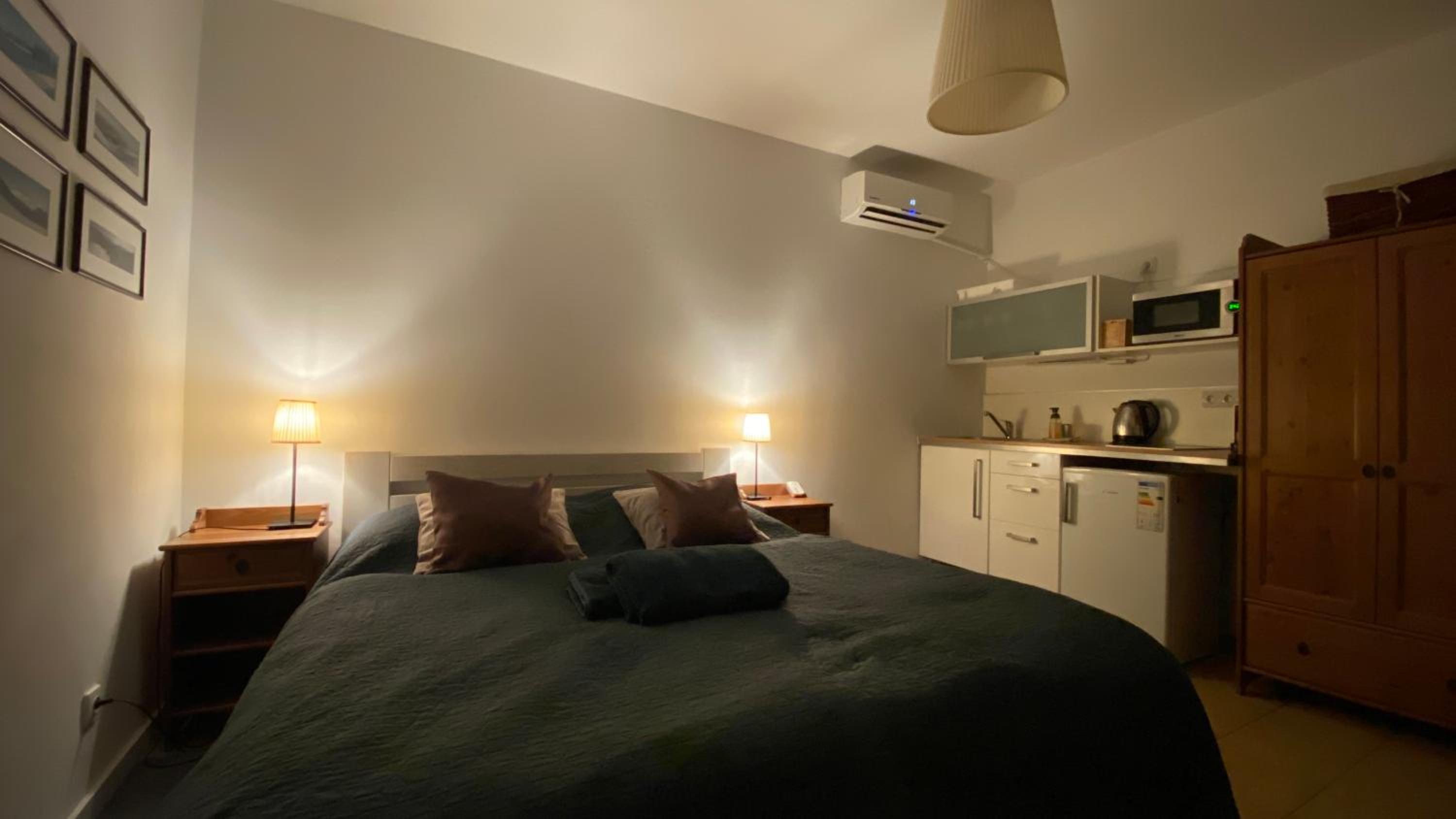 Studio Apartment - Photo 1