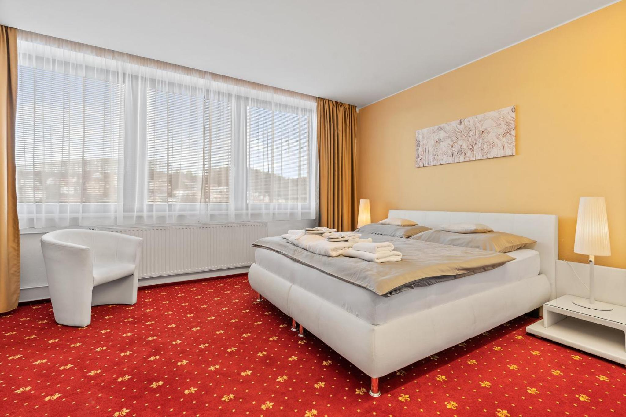 Deluxe Double Room with Extra Bed photo 1