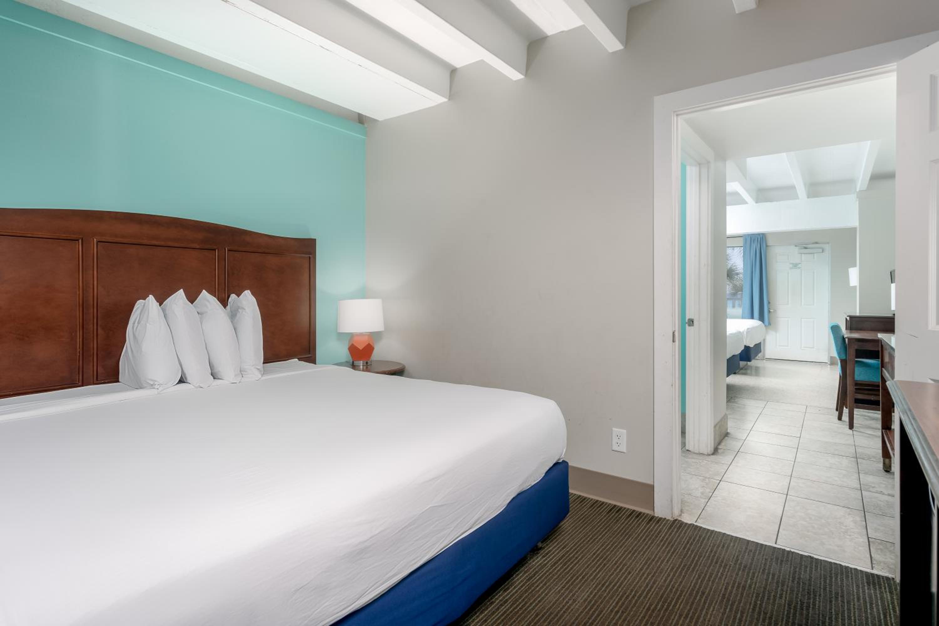 Standard Triple Room with Sea View - Photo 1