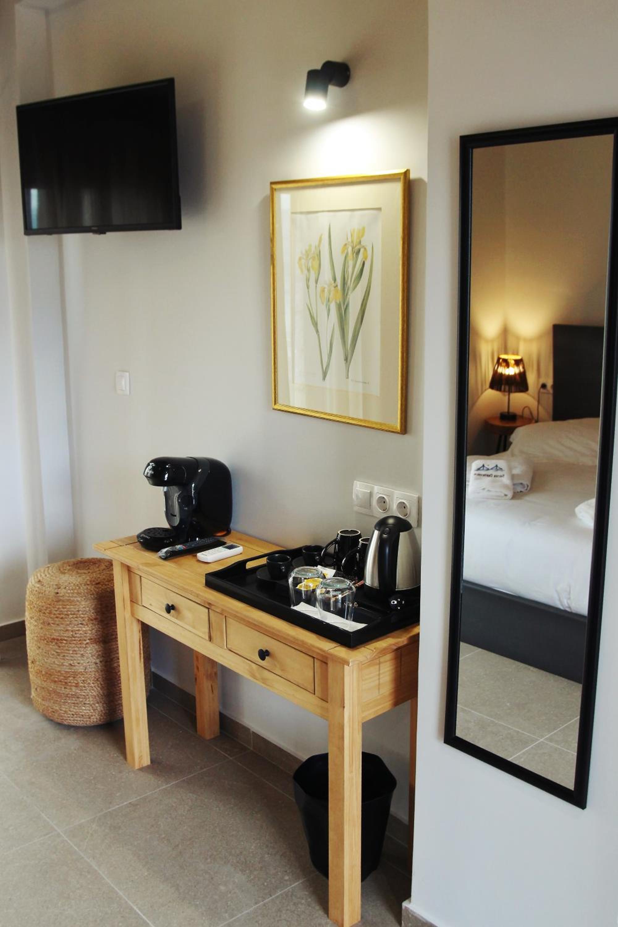 Double Room with Balcony and Sea View photo 3