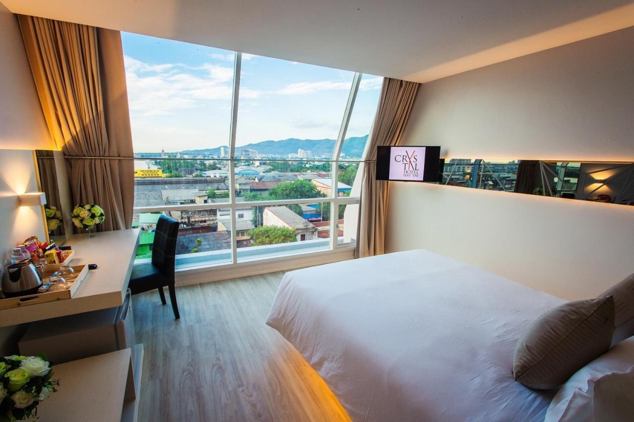 Suite with Mountain View