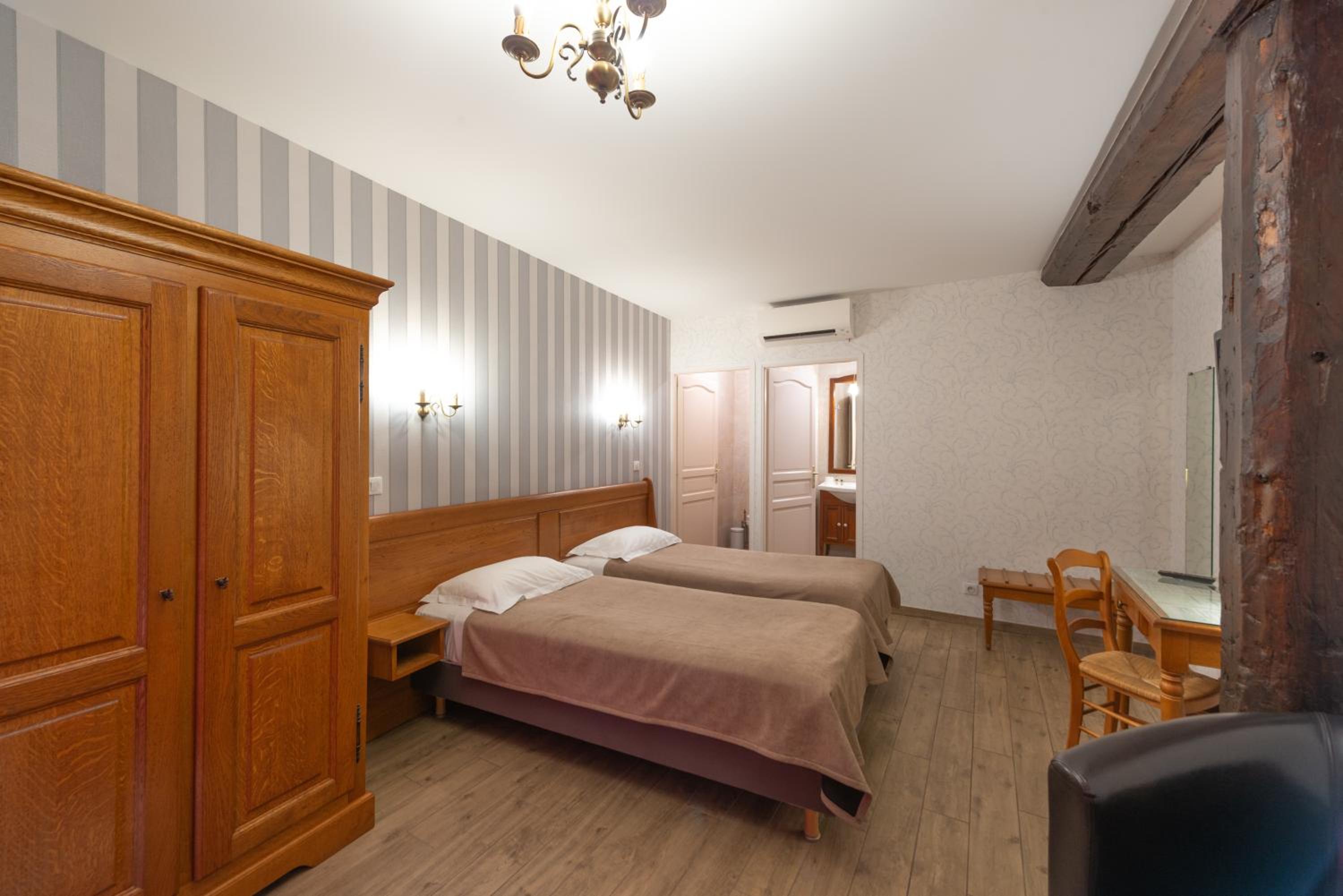 Comfort Twin Room - Photo 2
