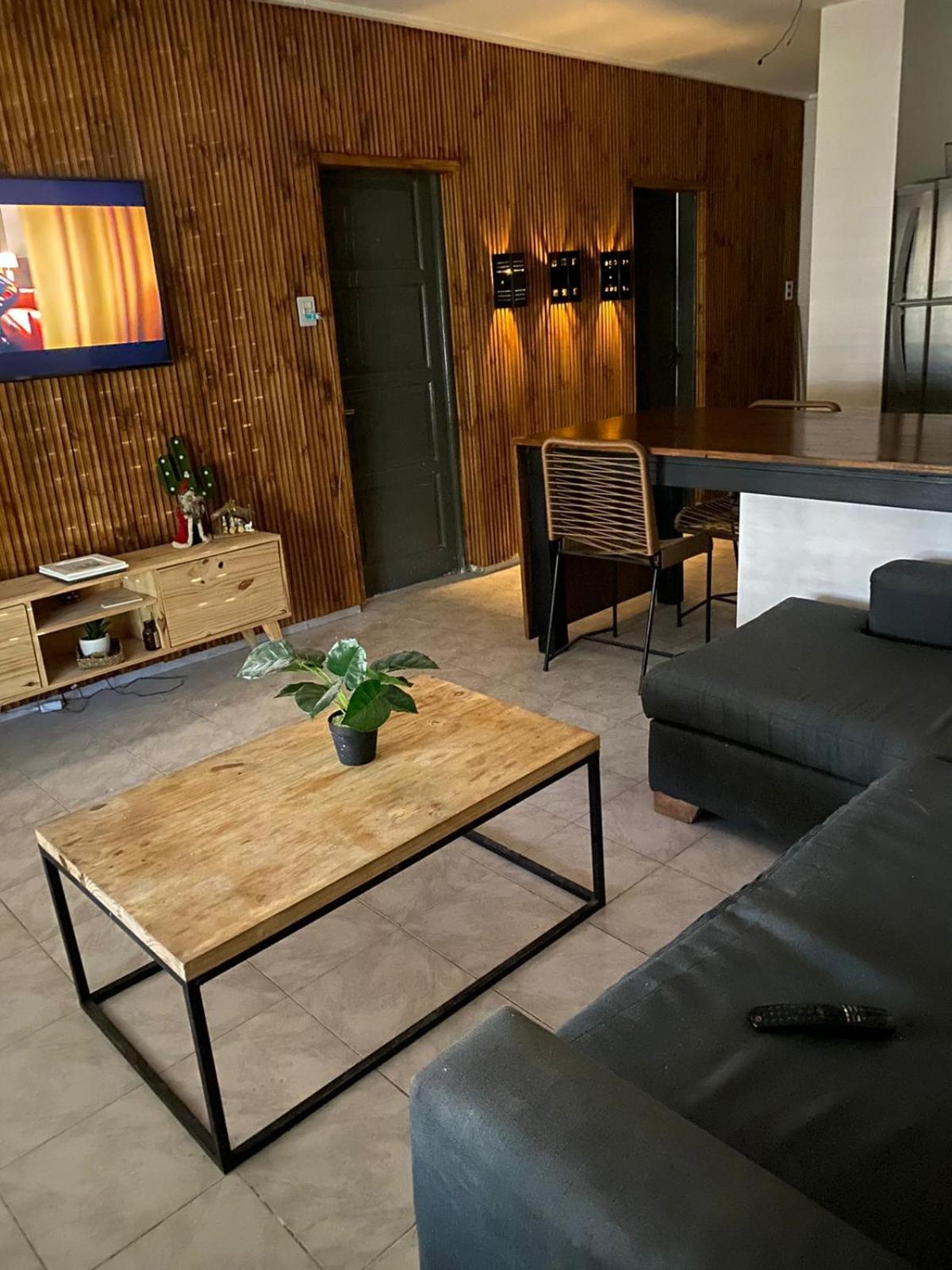 One-Bedroom House photo 2