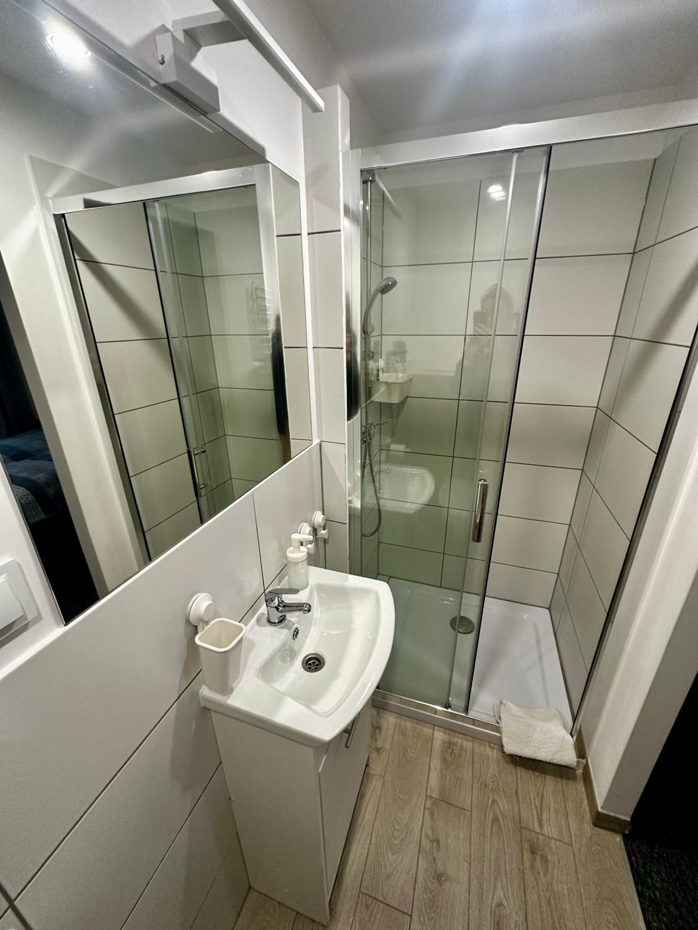 Double or Twin Room - Photo 15