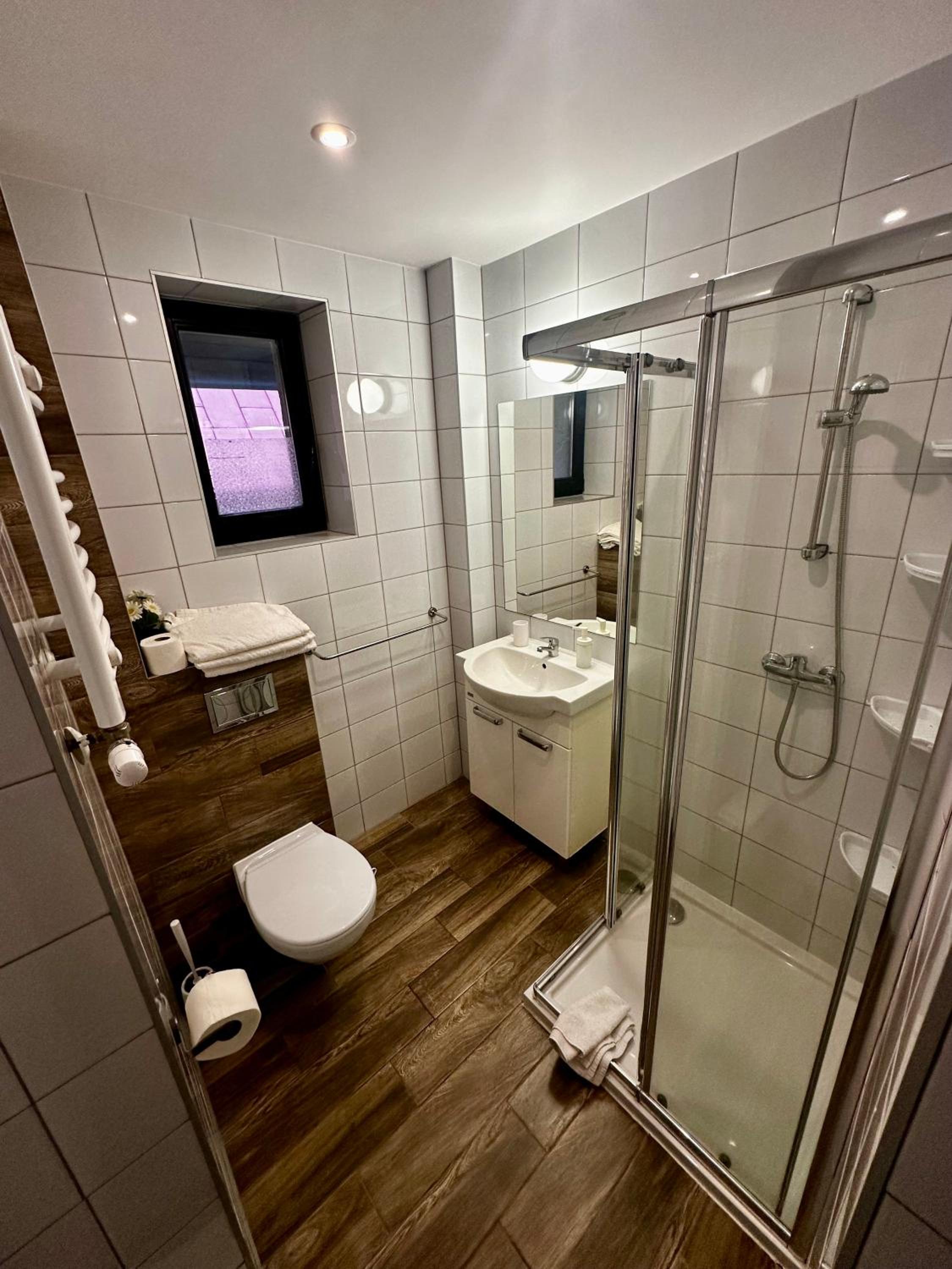 Double or Twin Room - Photo 18