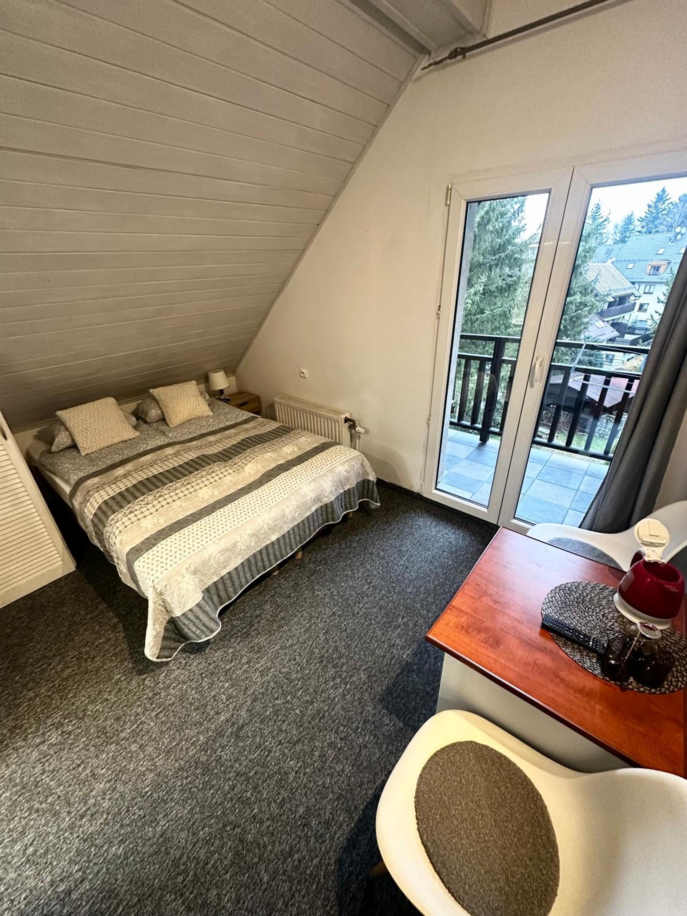 Double or Twin Room - Photo 21