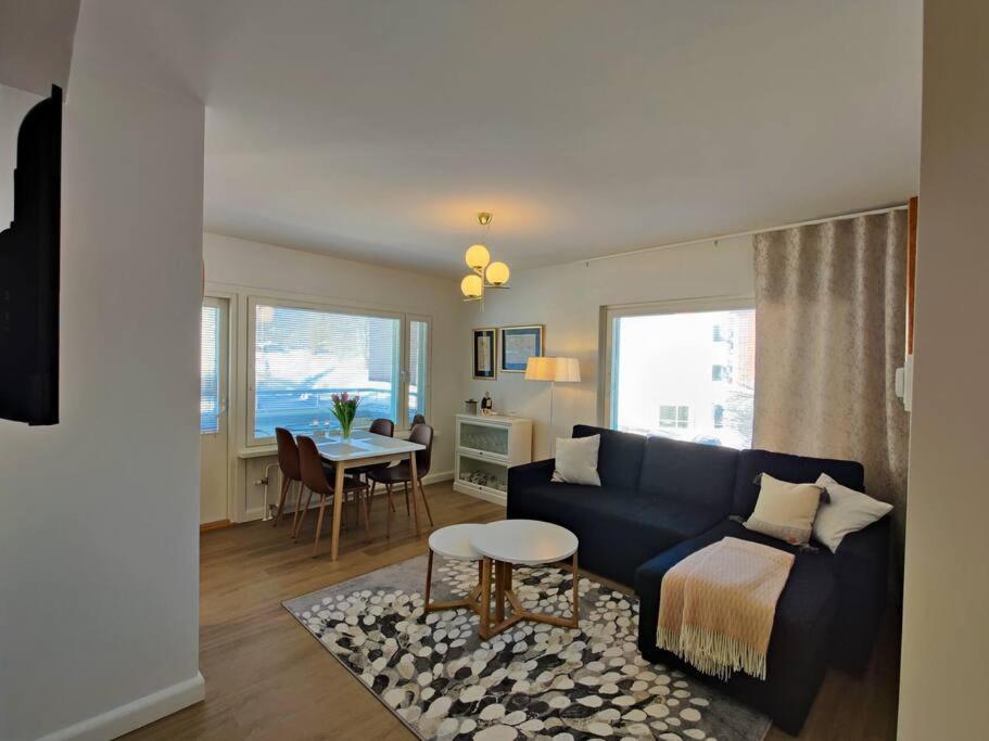 One-Bedroom Apartment photo 1