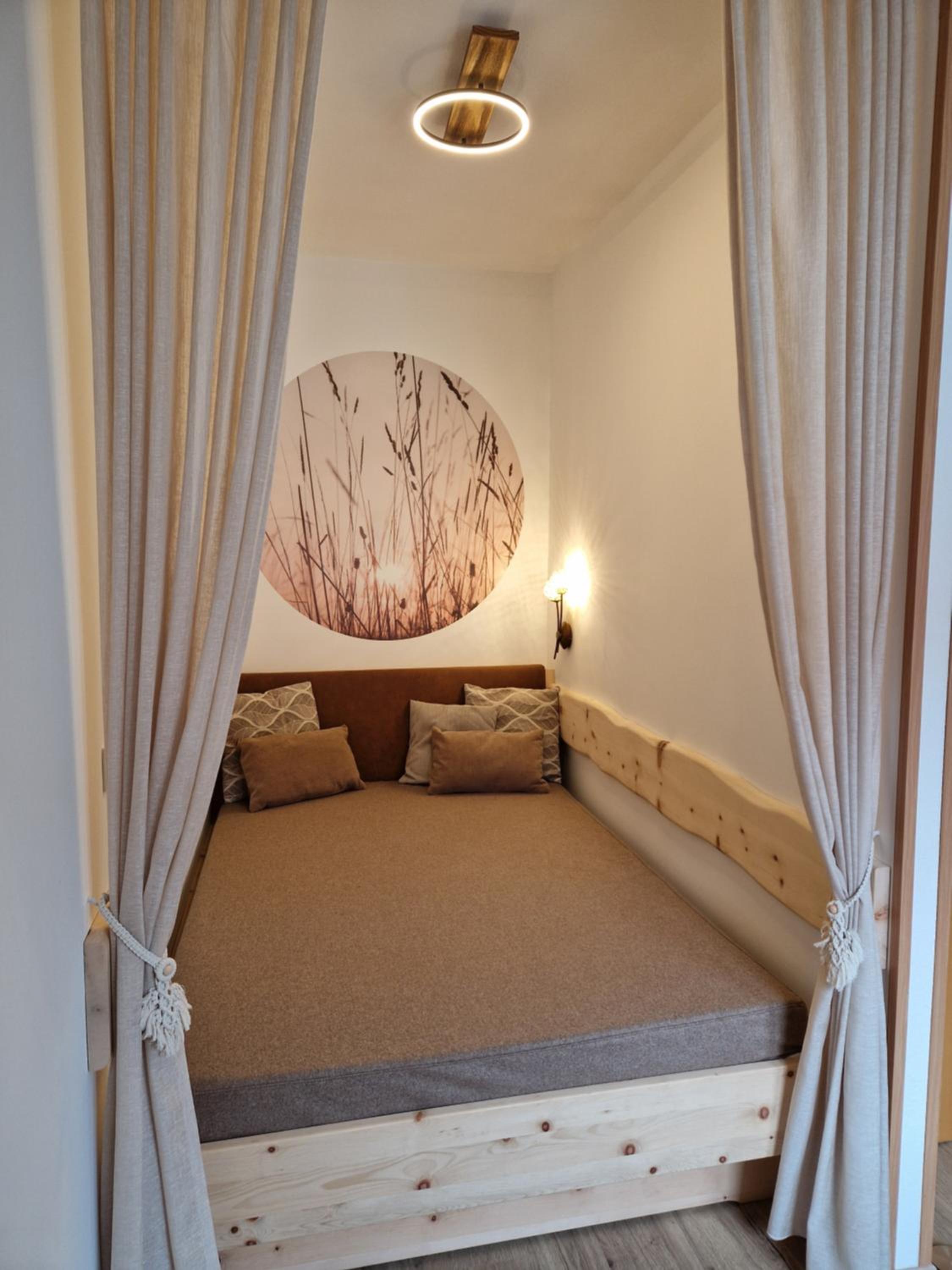 Deluxe Family Room photo 3