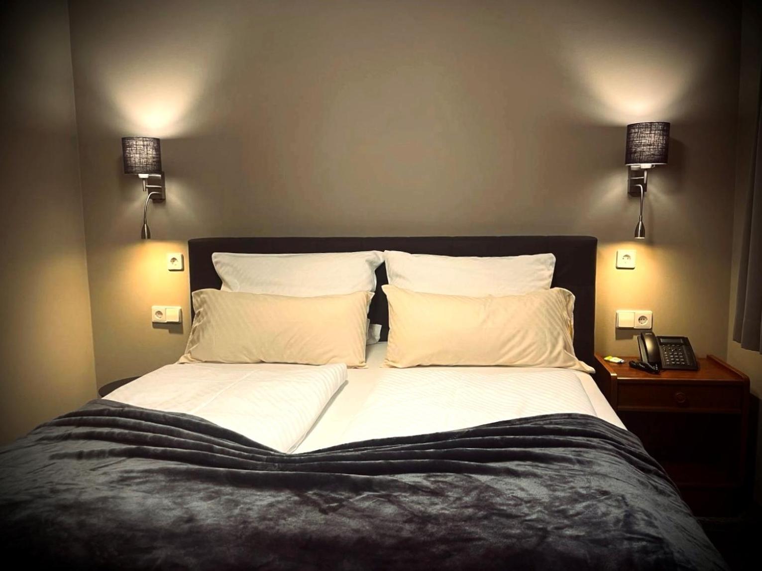 Double Room with Balcony - Photo 1