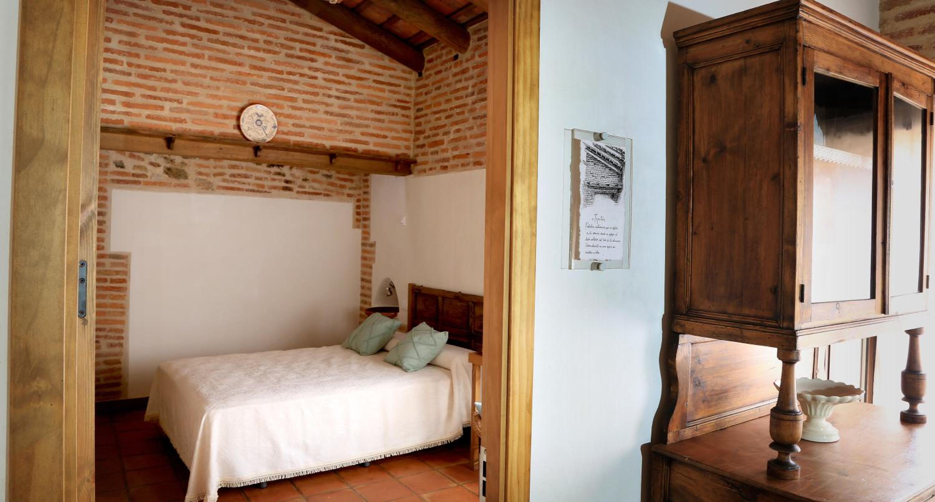 Double Room with Private Bathroom photo 3