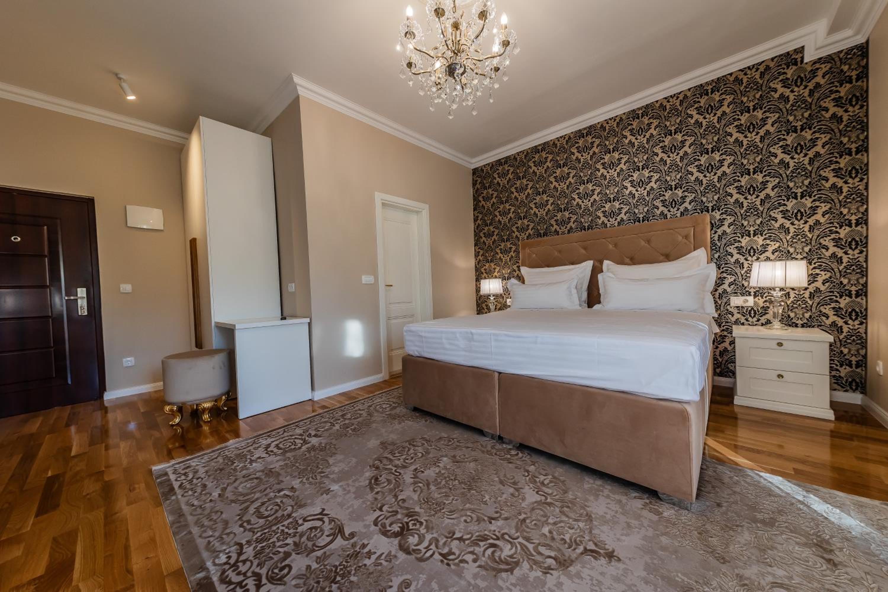 Deluxe Double Room with Balcony photo 1