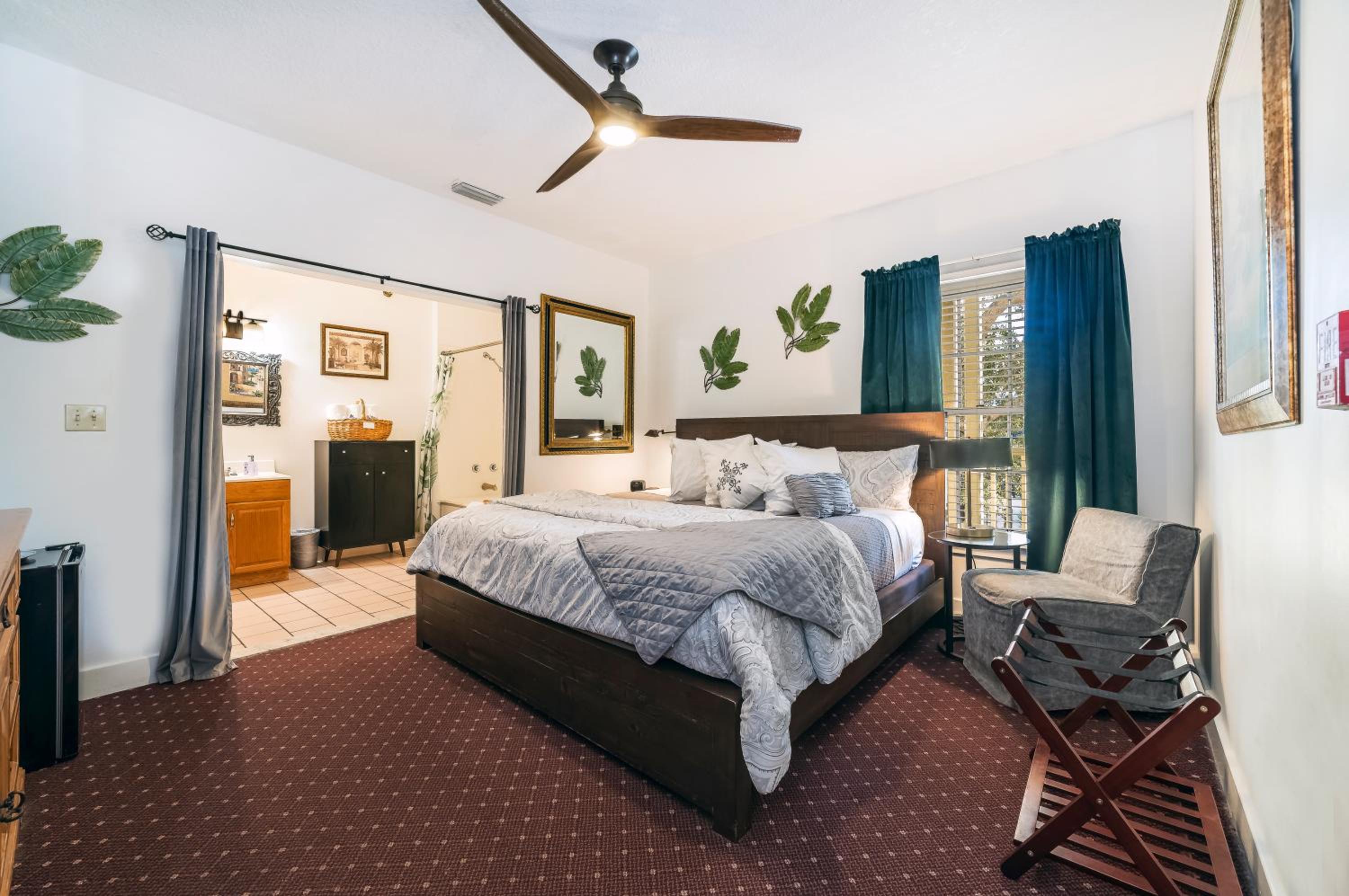 Standard King Room