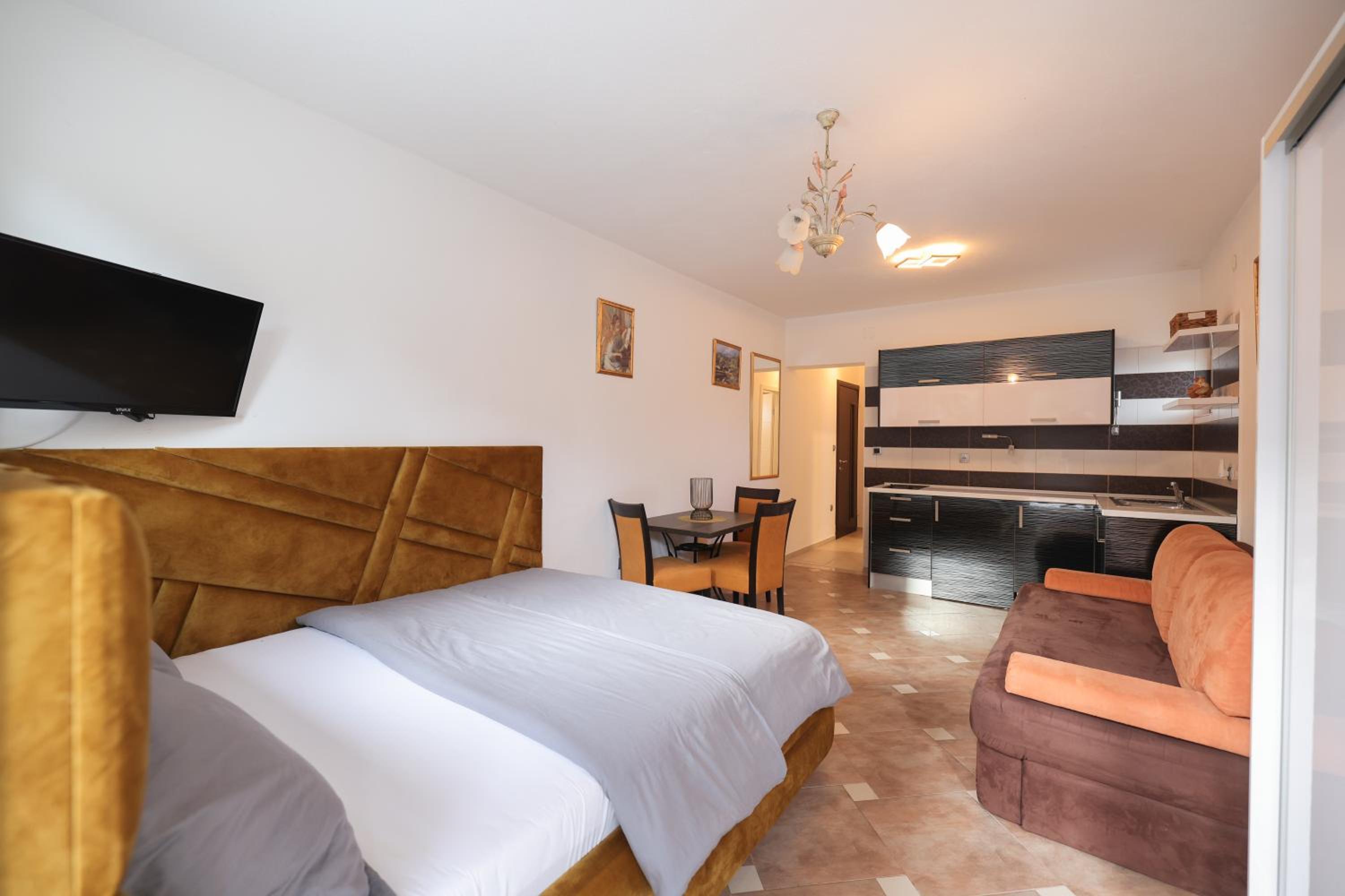 Studio Apartment photo 2