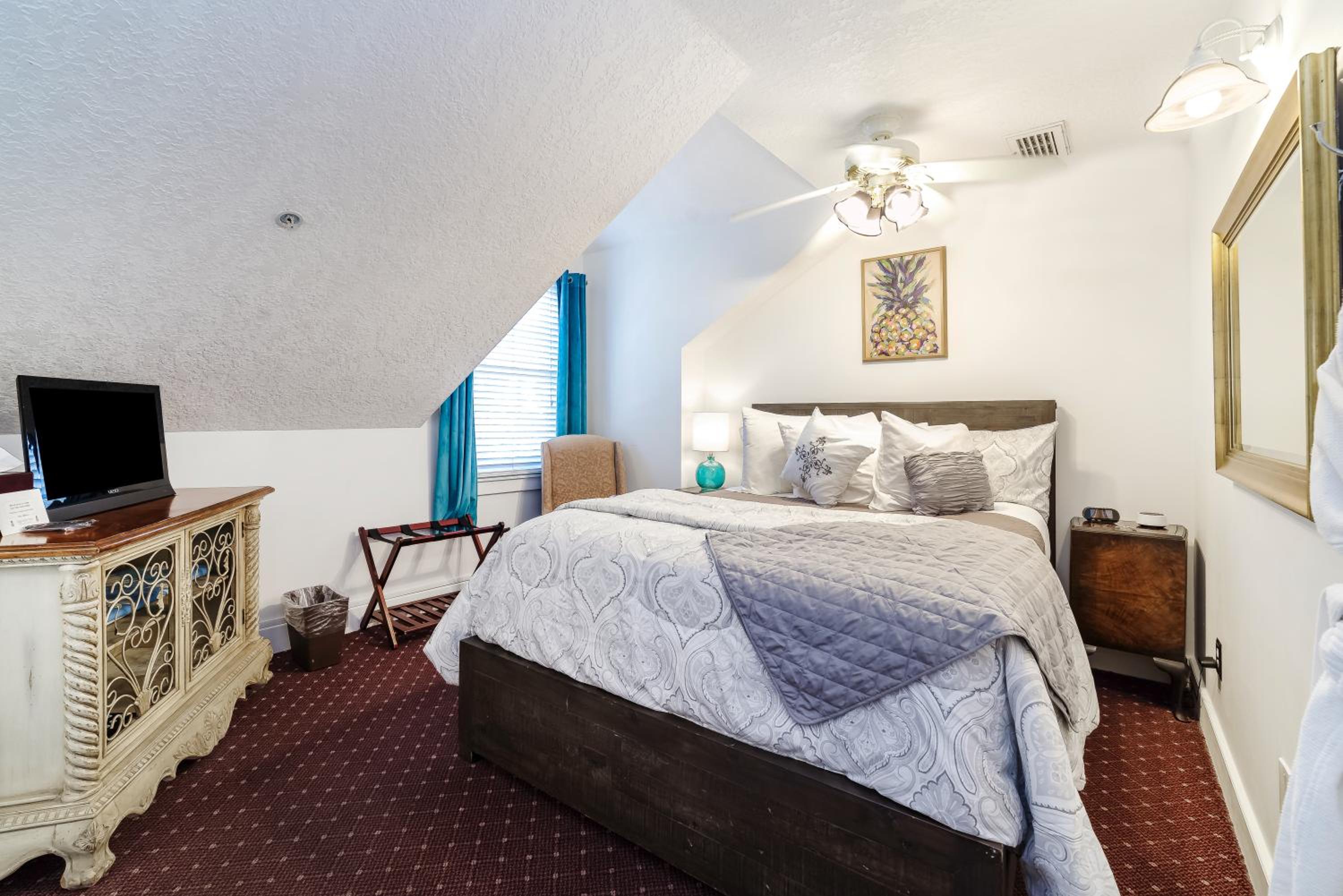 Queen Room