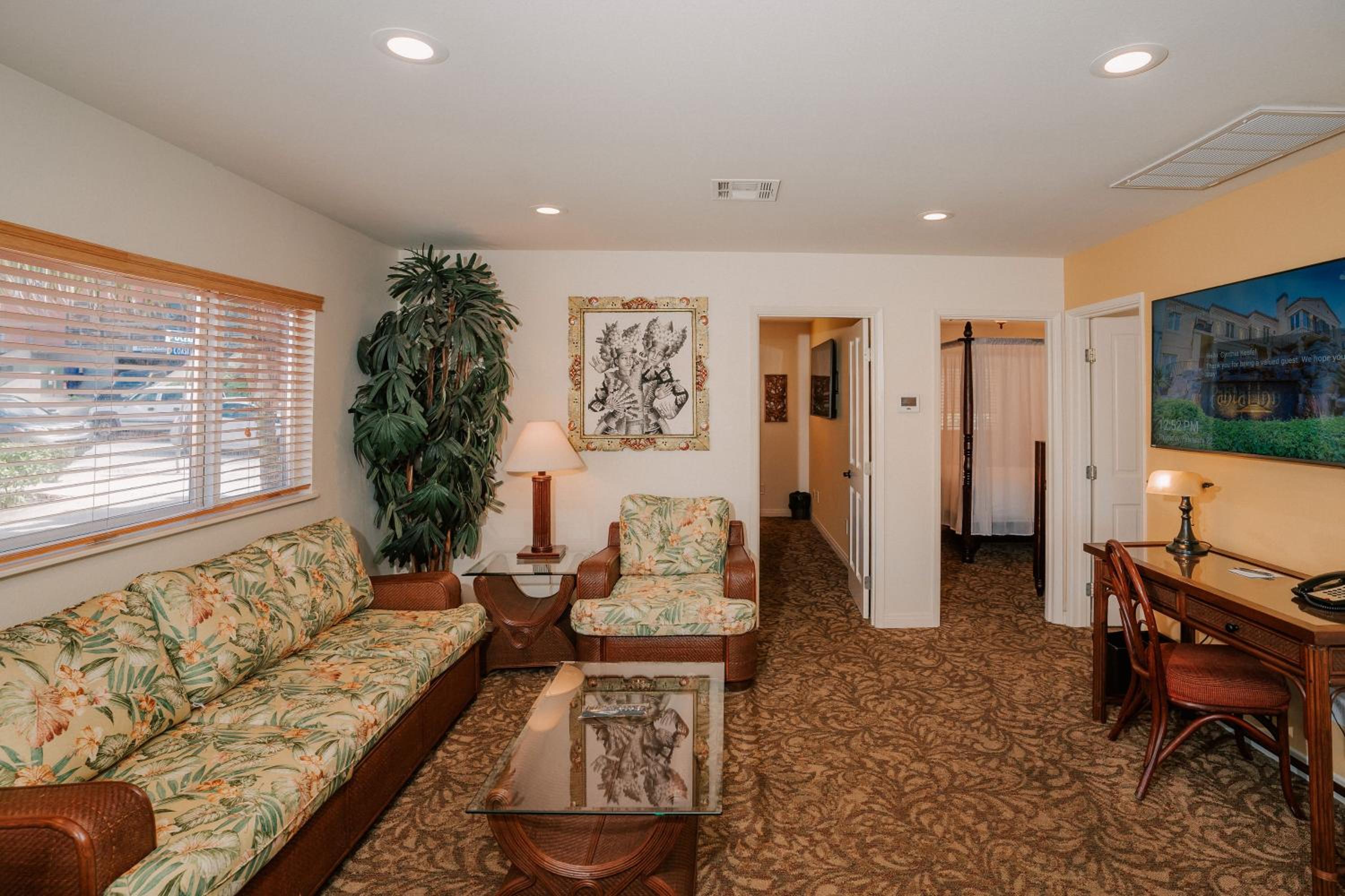 Superior Suite with Sea View - Photo 1