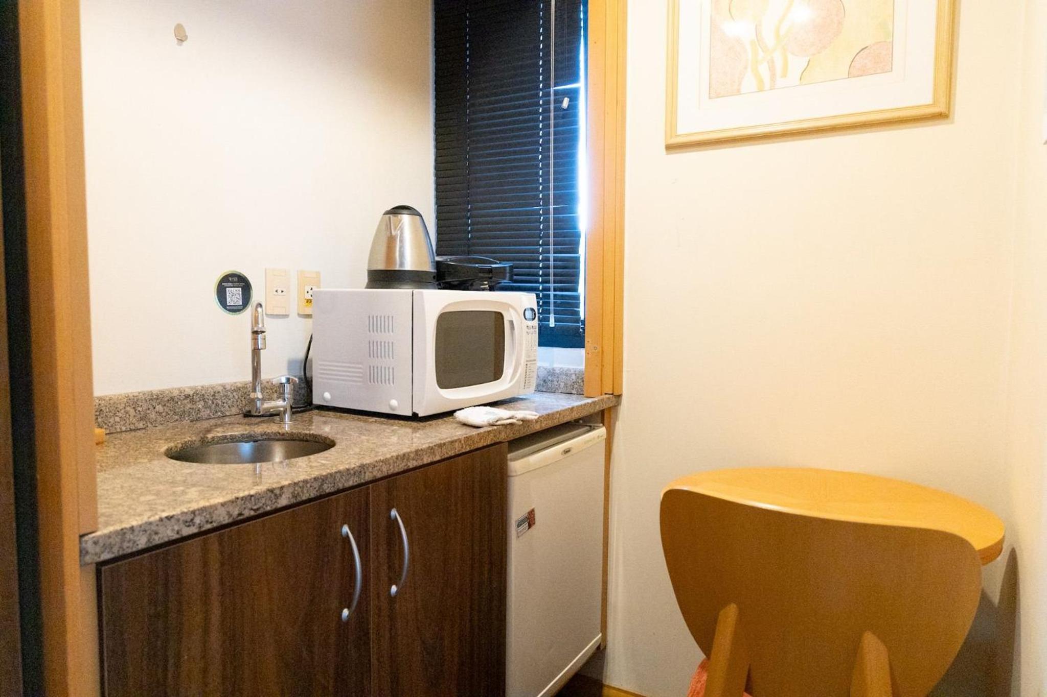 Suite - Photo 18