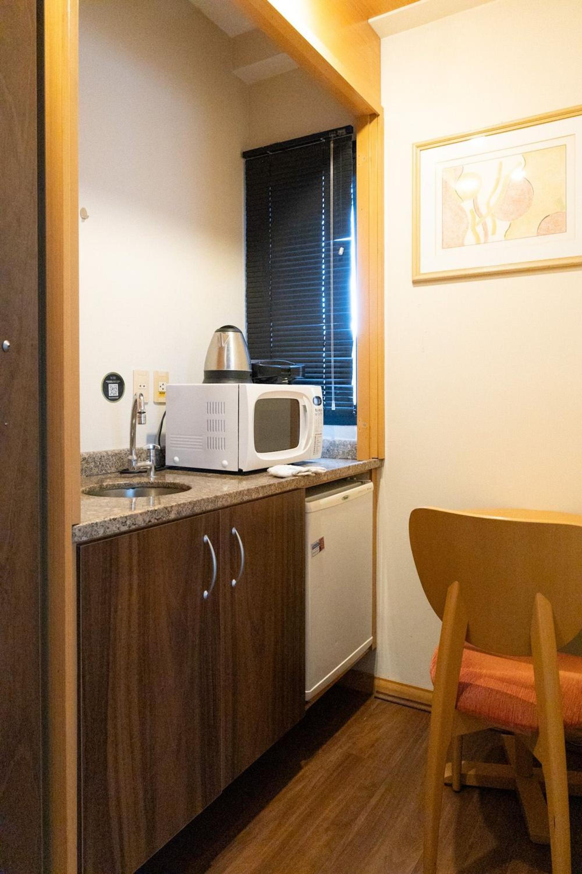 Suite - Photo 24