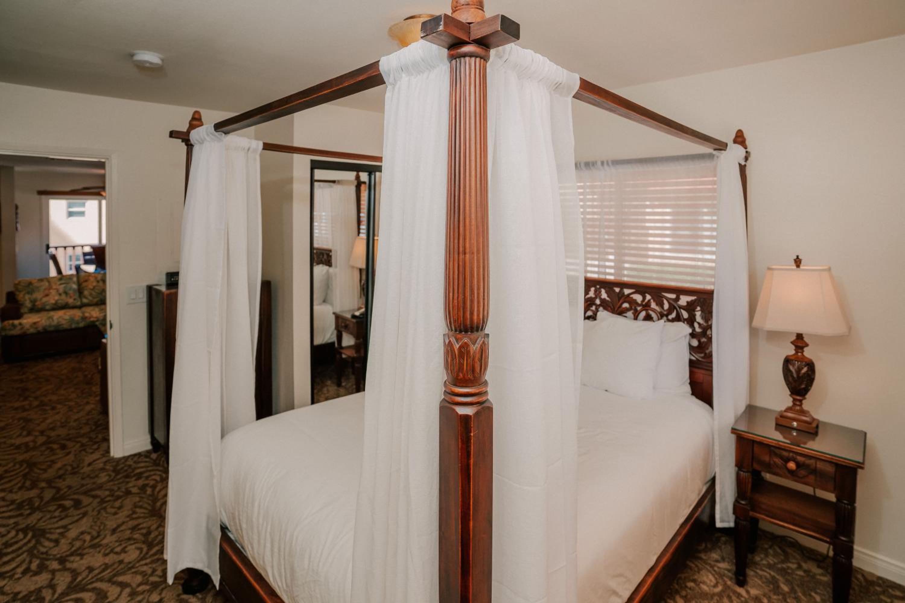 Superior Suite with Sea View - Photo 9