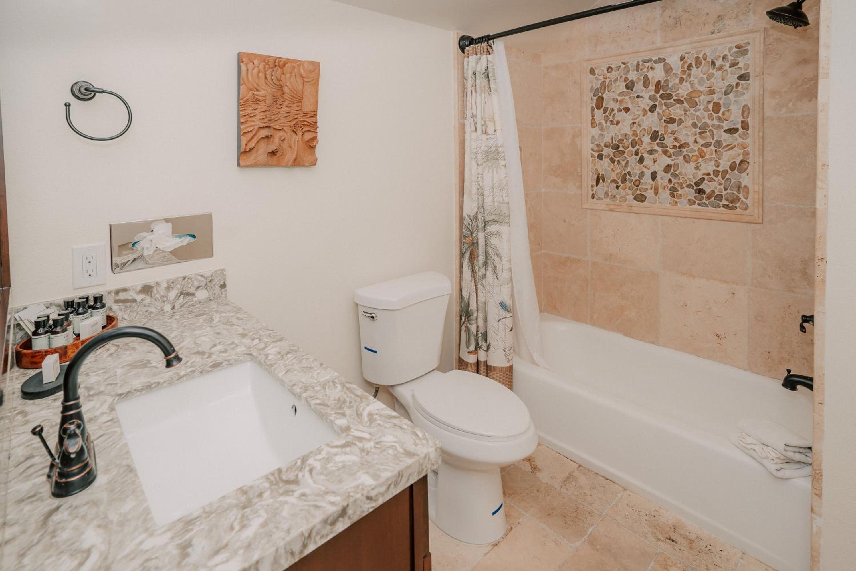 Superior Suite with Sea View - Photo 13