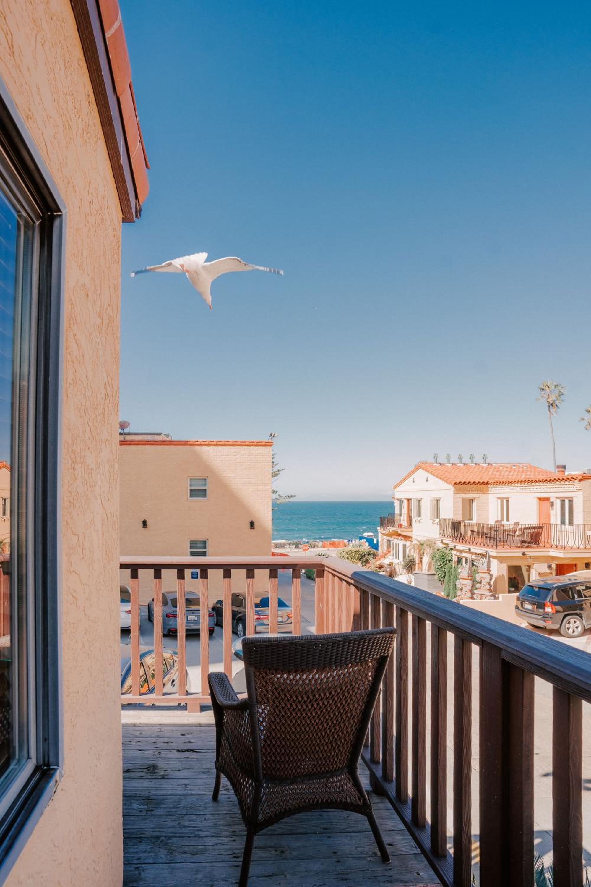 Superior Suite with Sea View - Photo 18