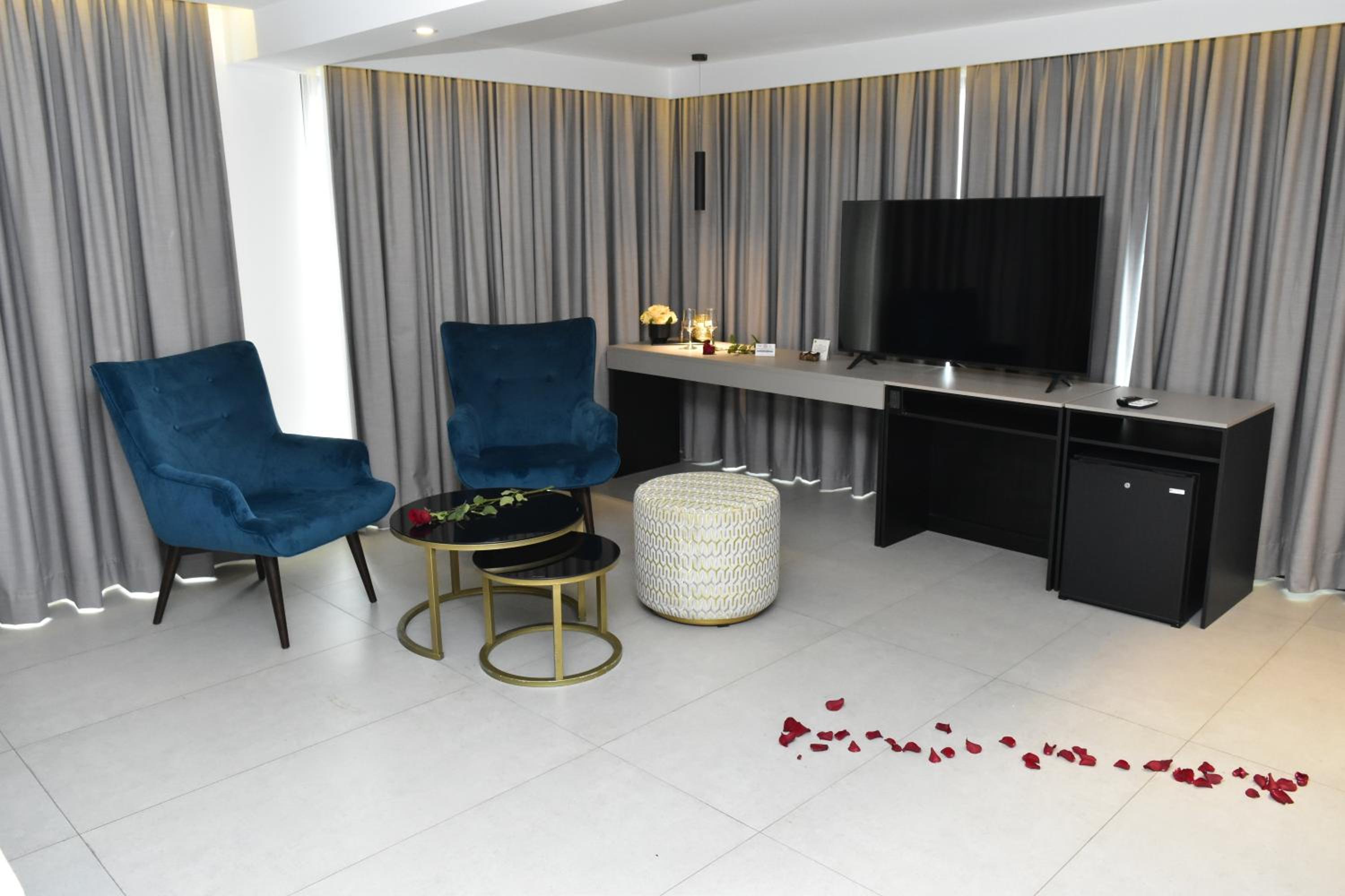 Deluxe Suite with Spa Bath
