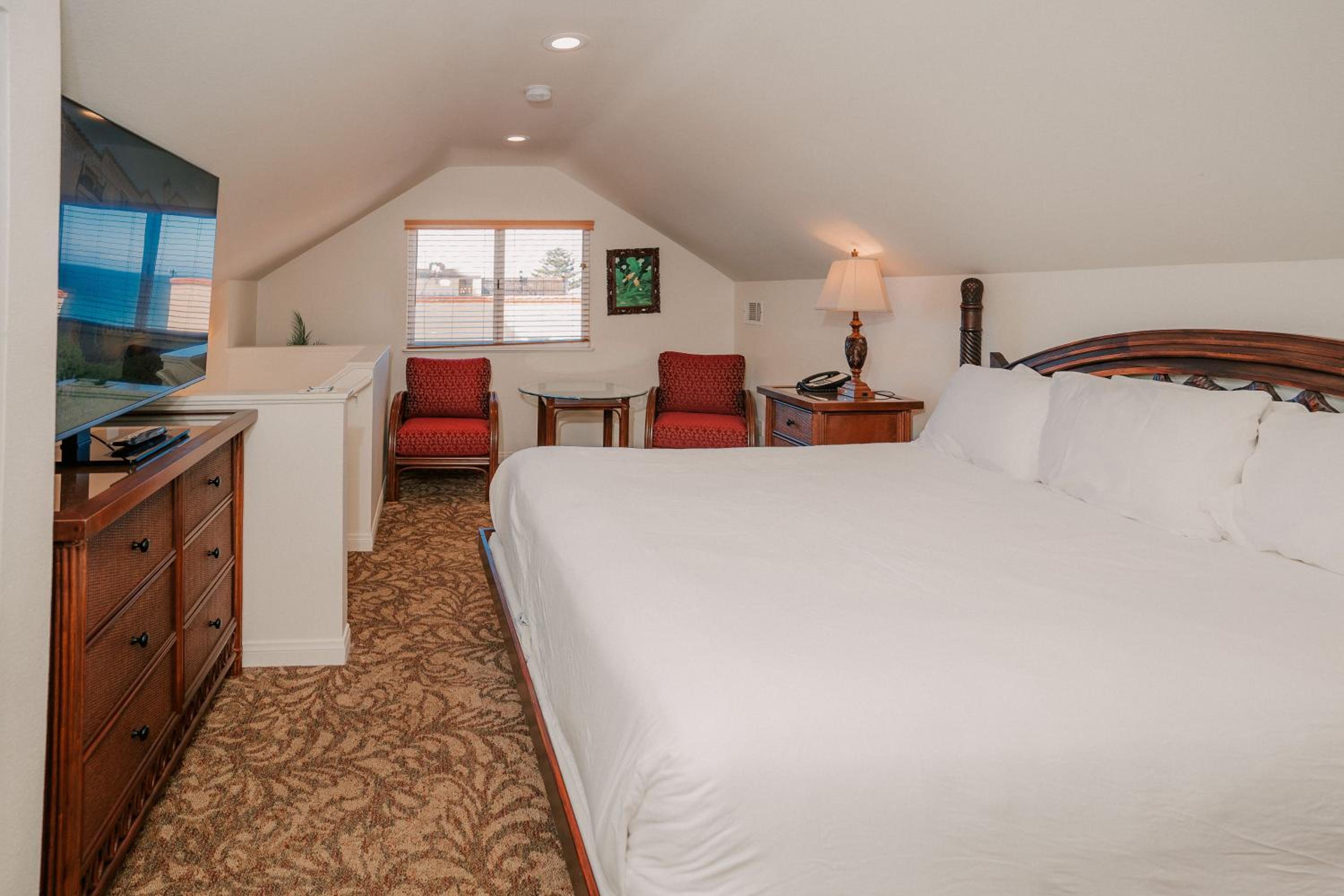 Superior Suite with Sea View - Photo 11
