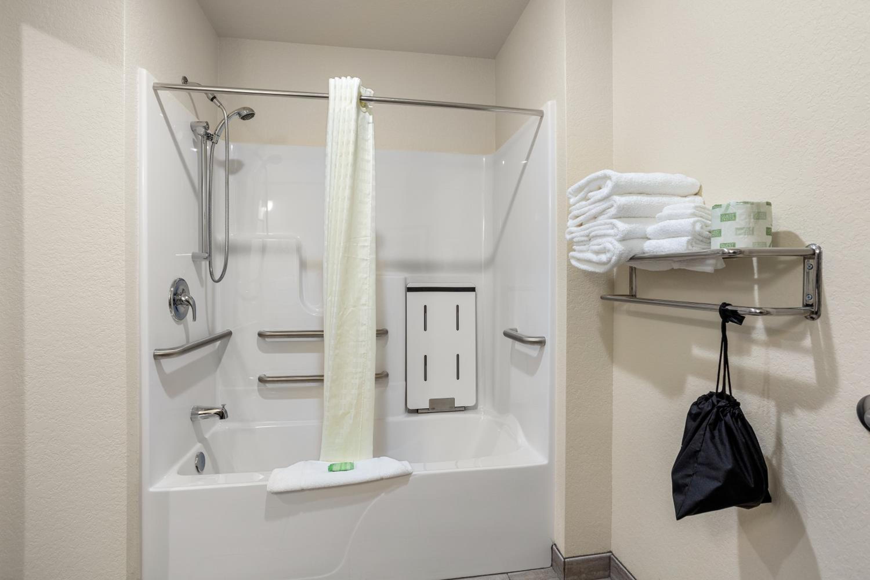 King Room - Disability Access - Photo 10