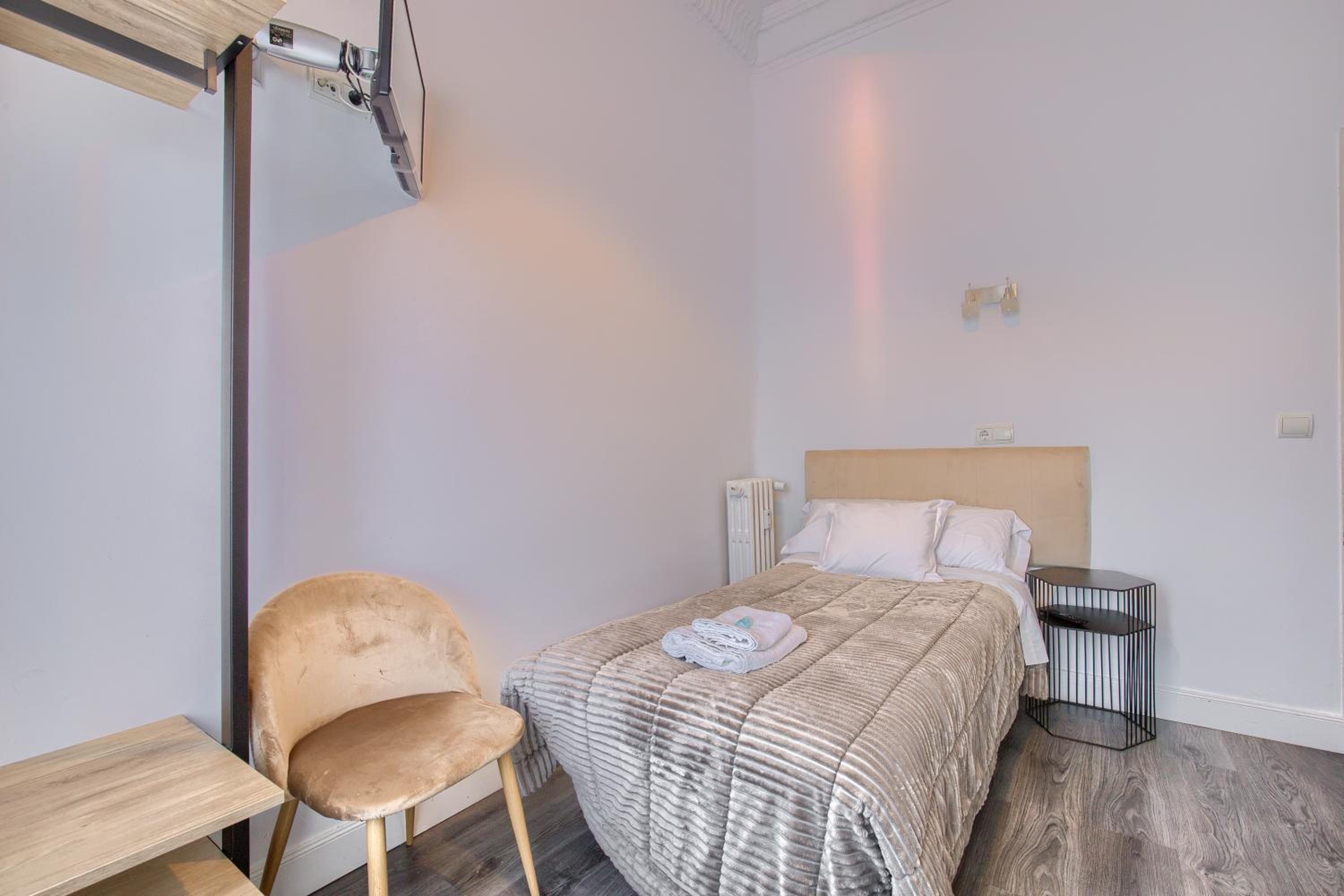 Single Room photo 2