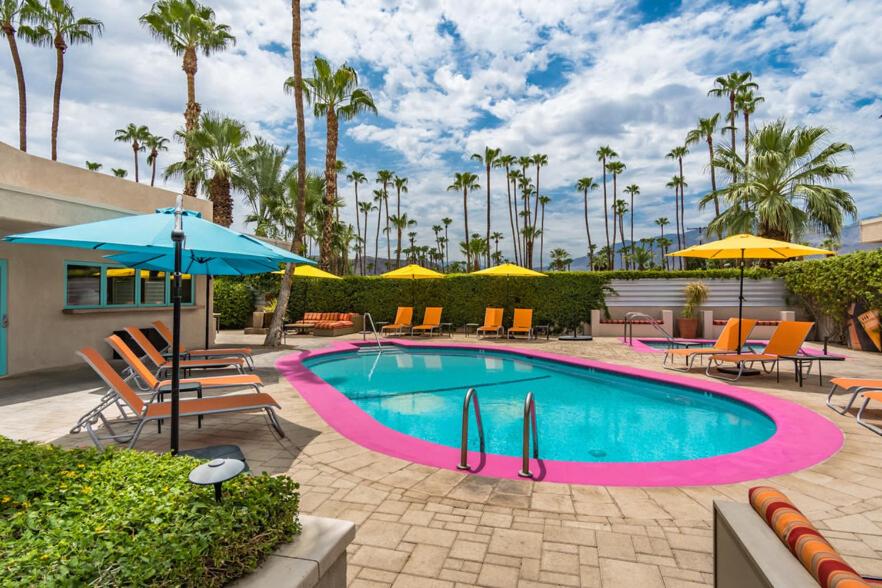 King Suite with Pool View photo 3