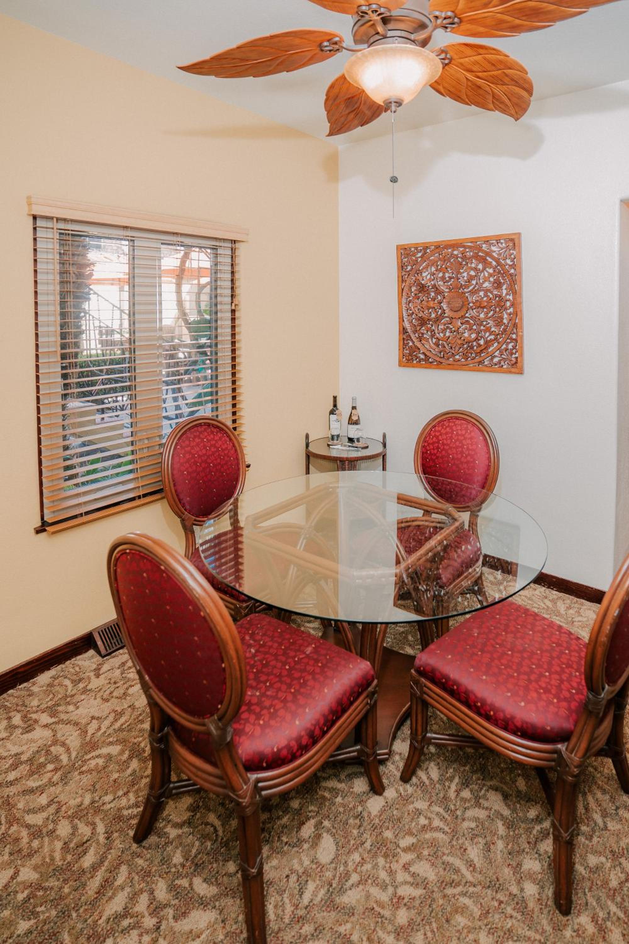 Suite - Photo 9