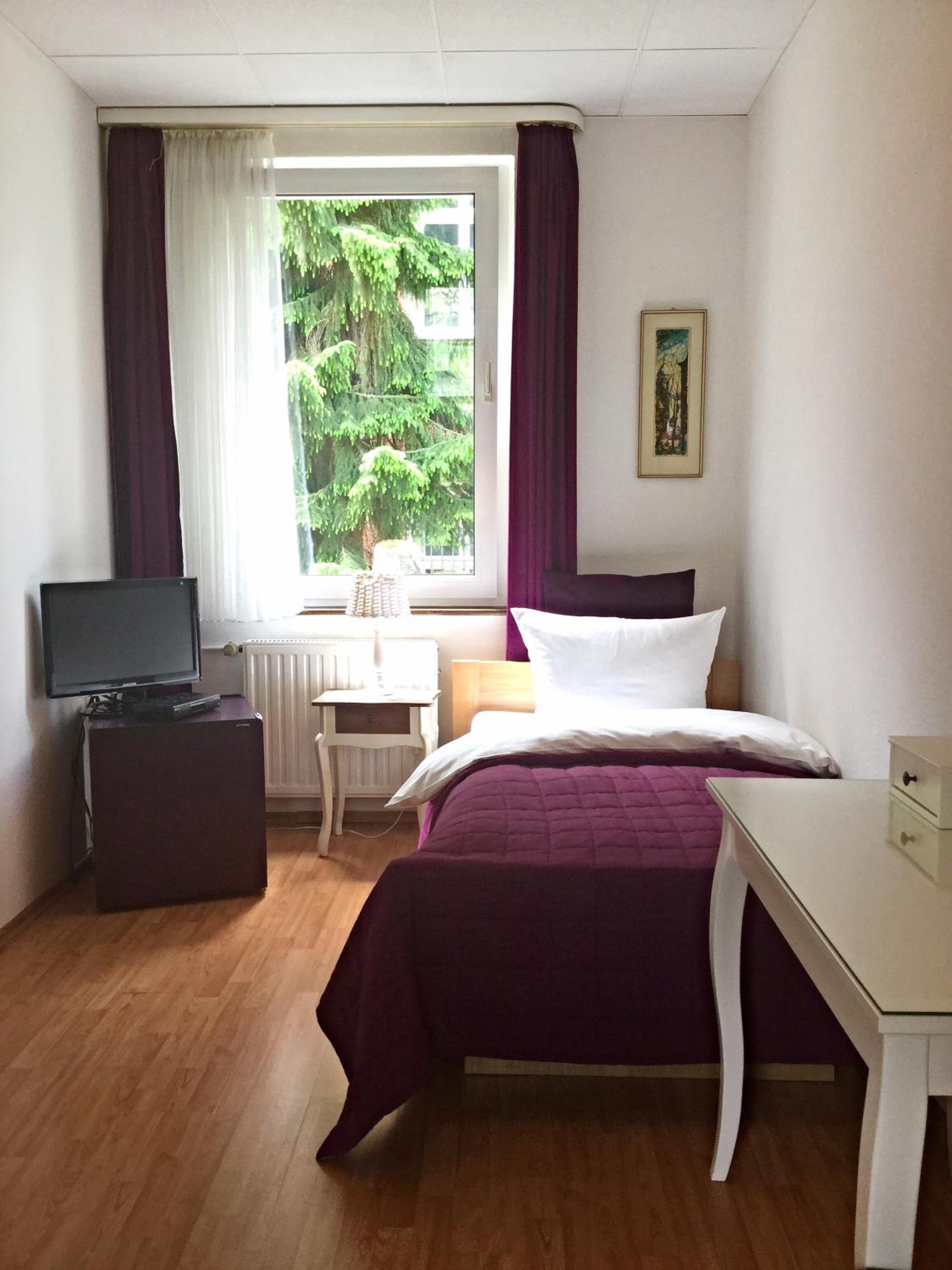 Single Room photo 3