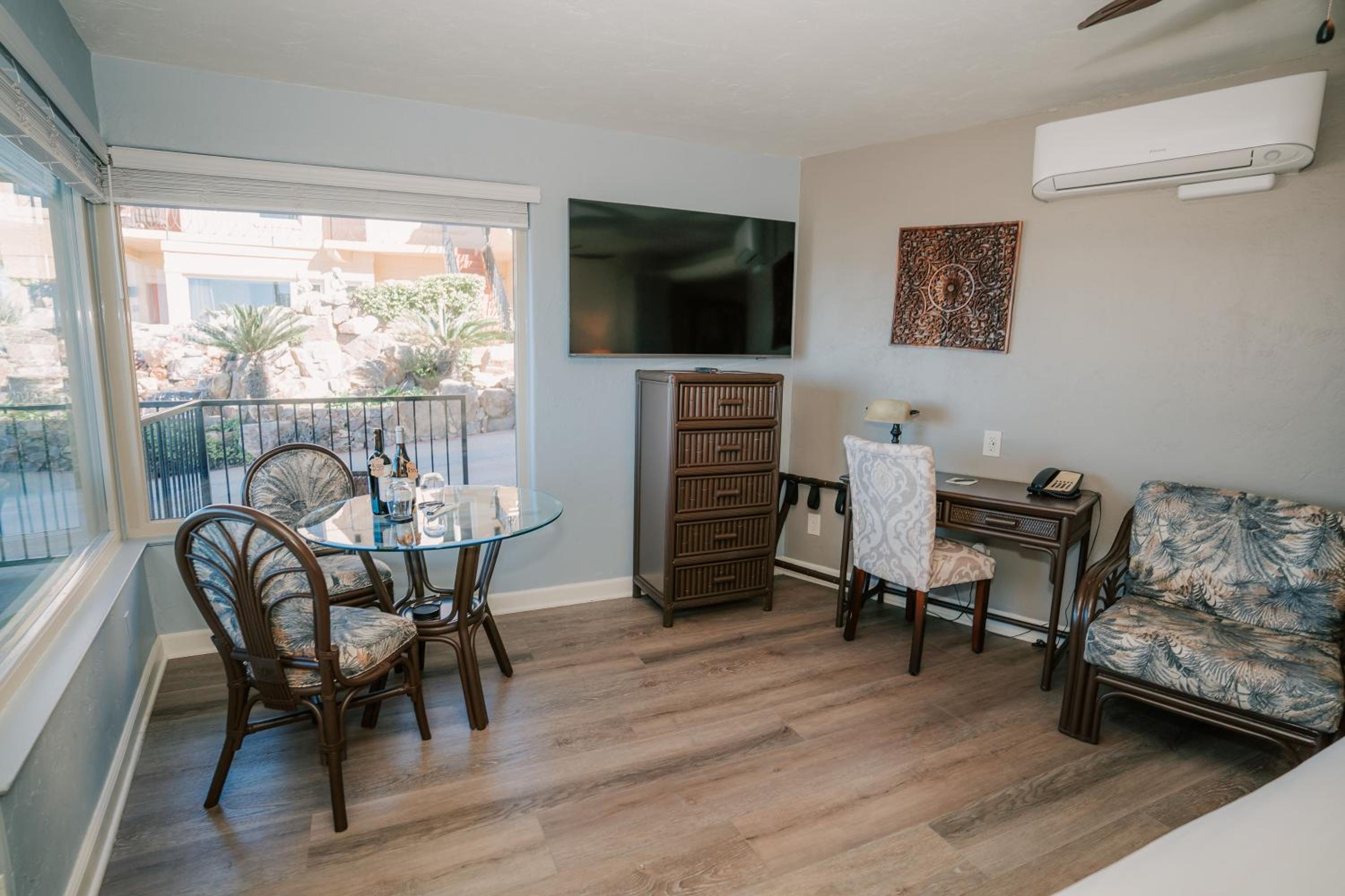 Studio with Ocean View - Photo 4