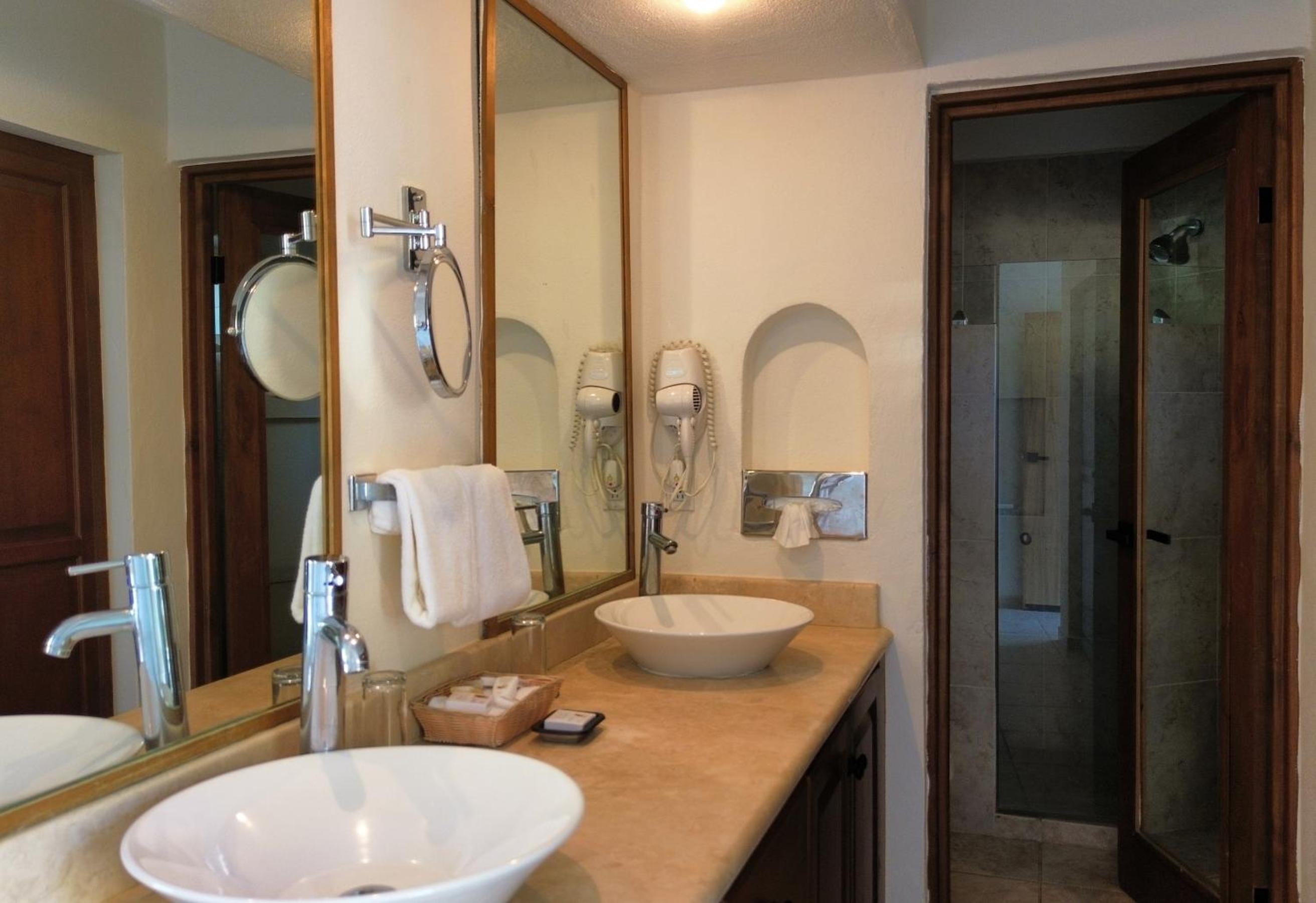 Queen Suite with Sea View - 2 Beds  - Photo 5