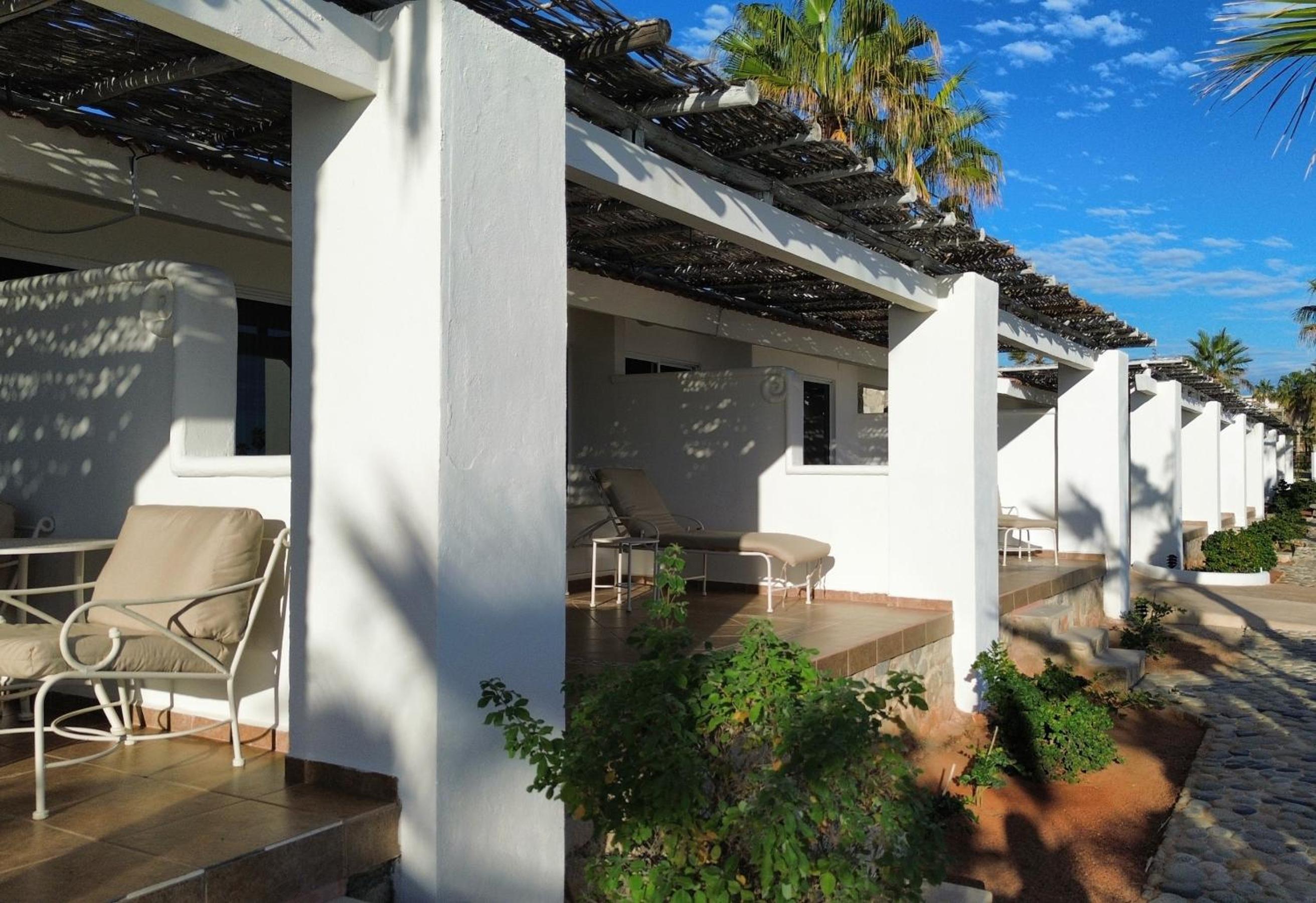 Queen Suite with Sea View - 2 Beds  - Photo 3