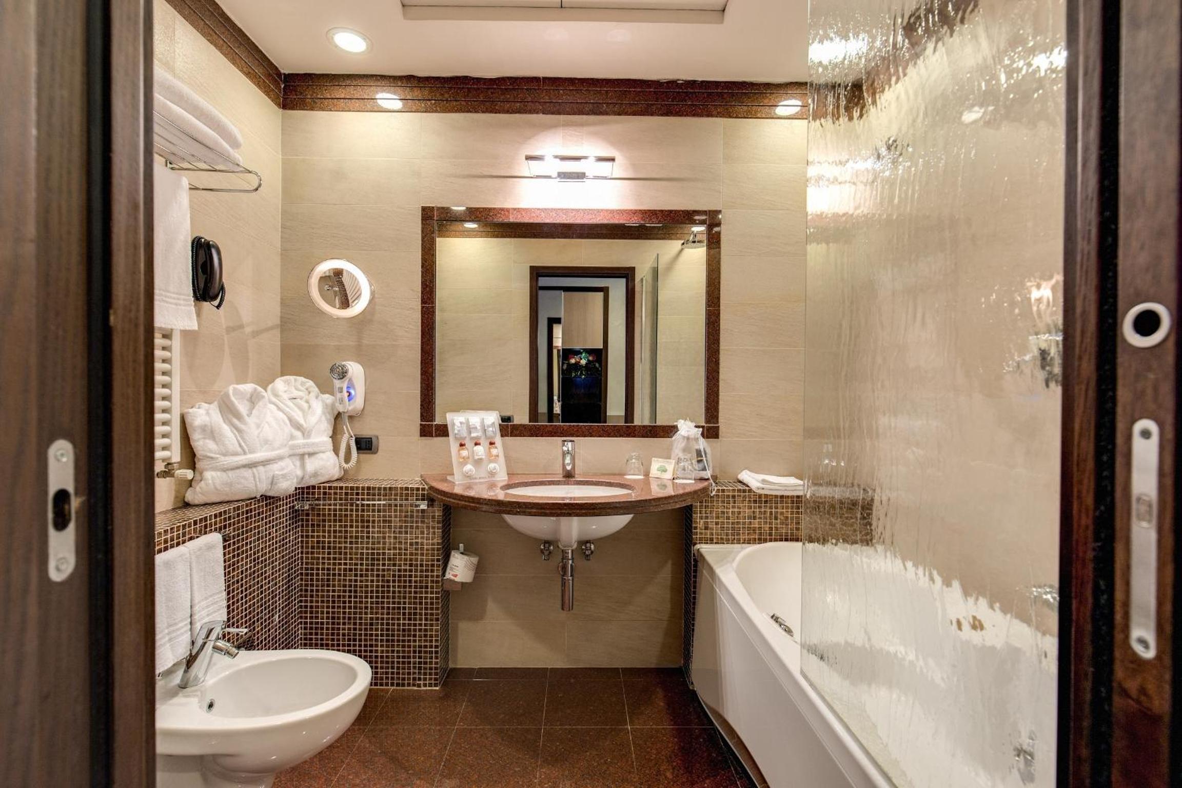 Triple Room photo 2