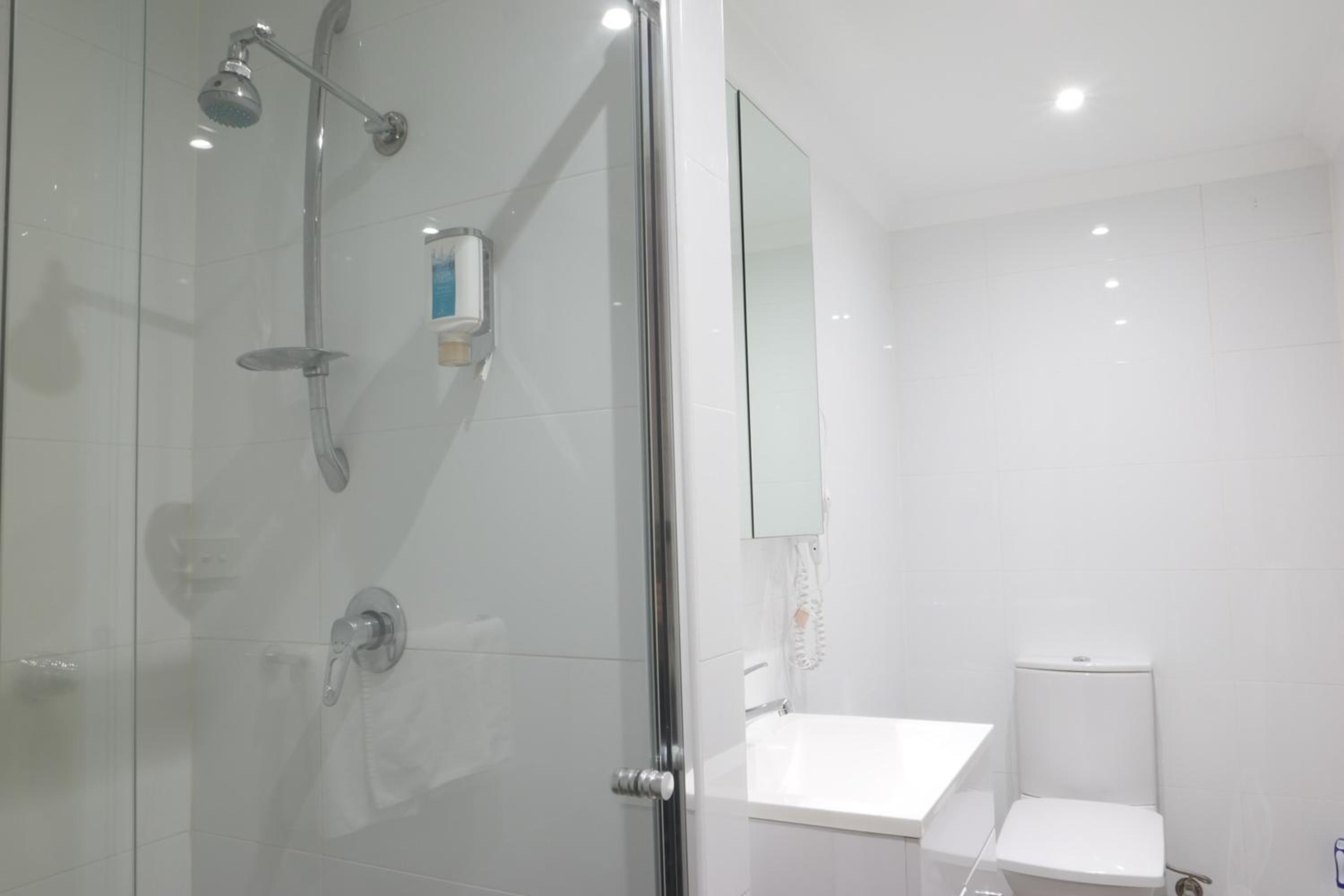 Standard Double Room - Photo 4