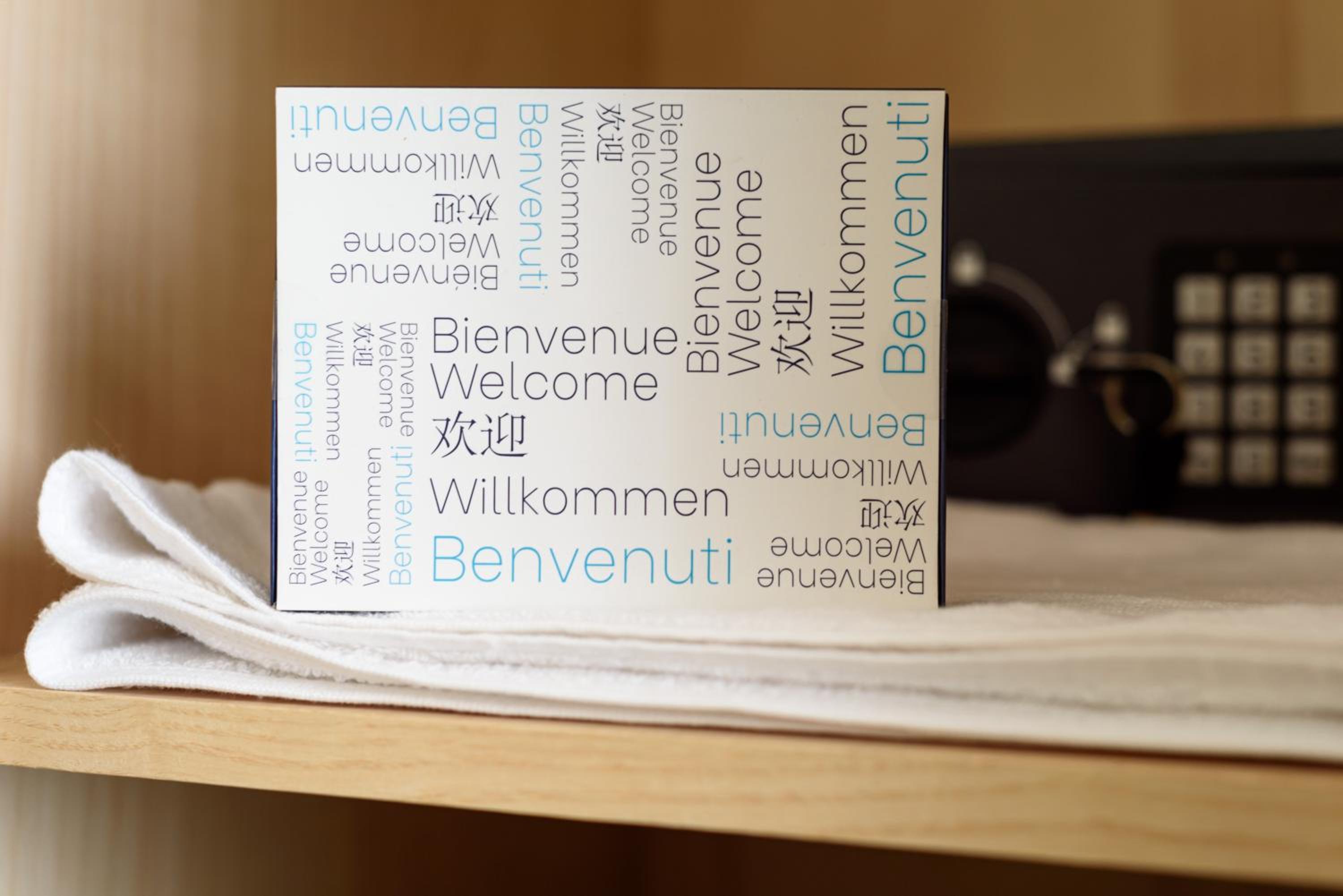 Deluxe Double Room with Balcony photo 2