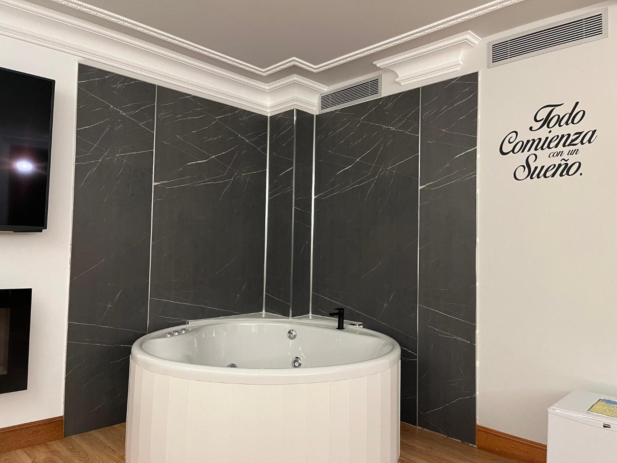 Suite Deluxe con Bañera de Hidromasaje