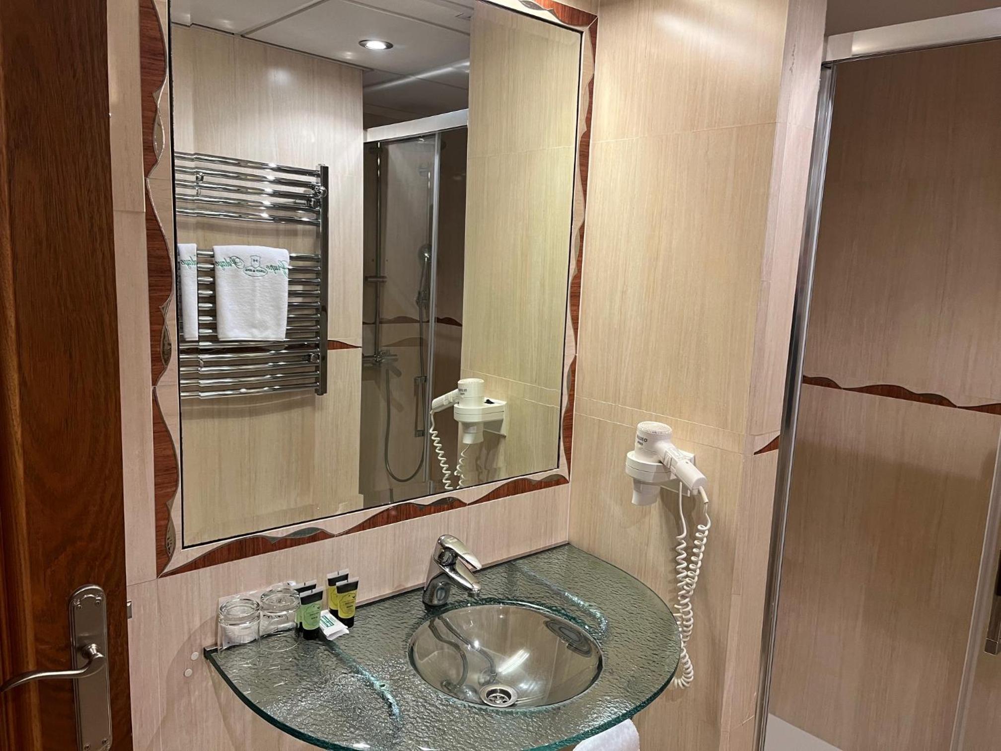 Suite Deluxe con Bañera de Hidromasaje