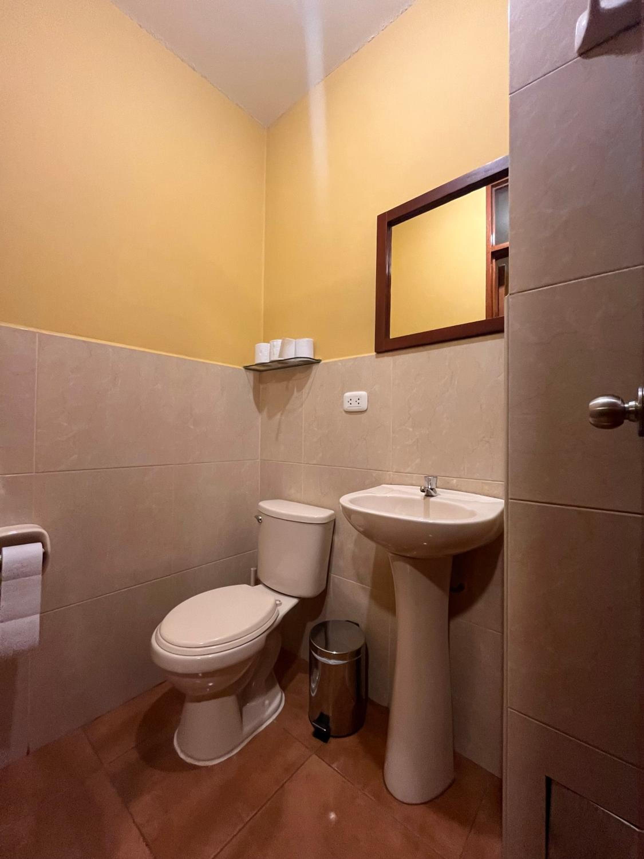 Double Room with Private Bathroom photo 2