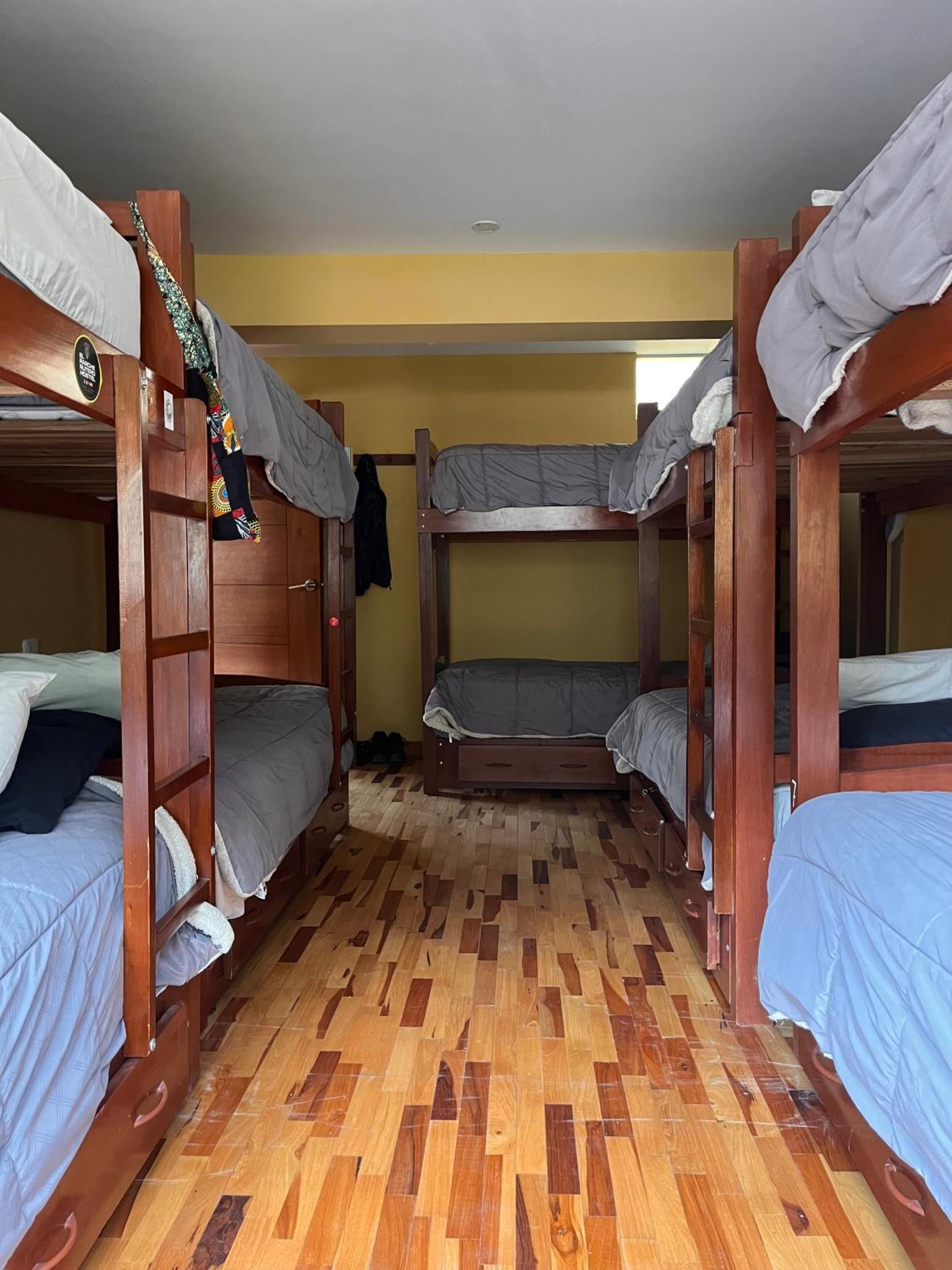 10-Bed Male Dormitory Room photo 2