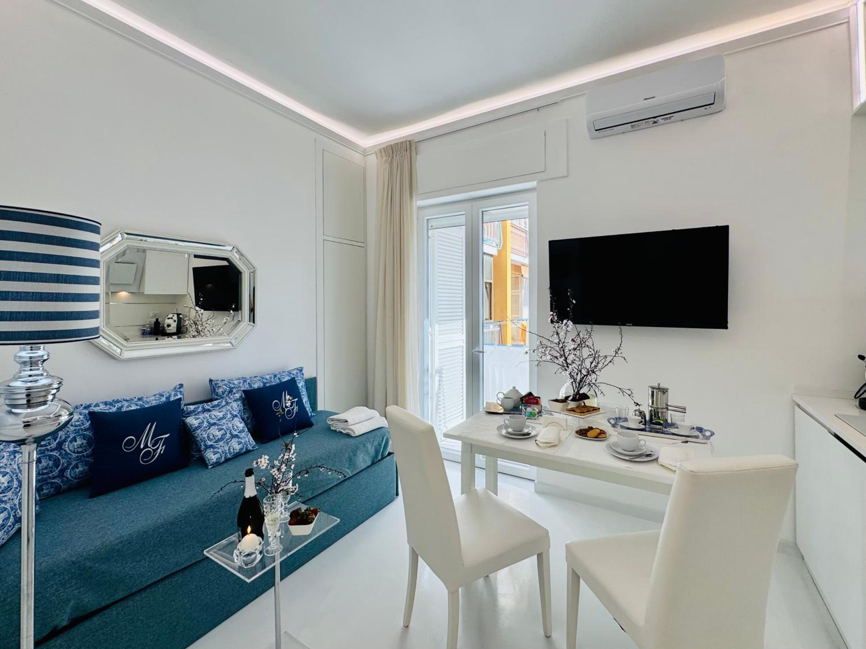 Deluxe Apartment