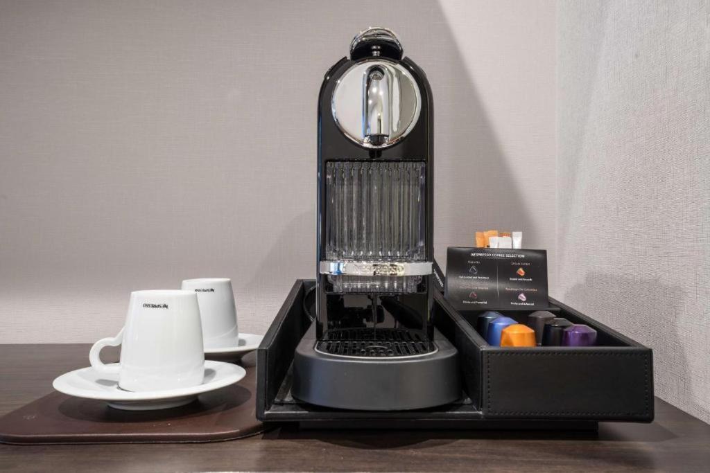 King Room with Step-Out Balcony