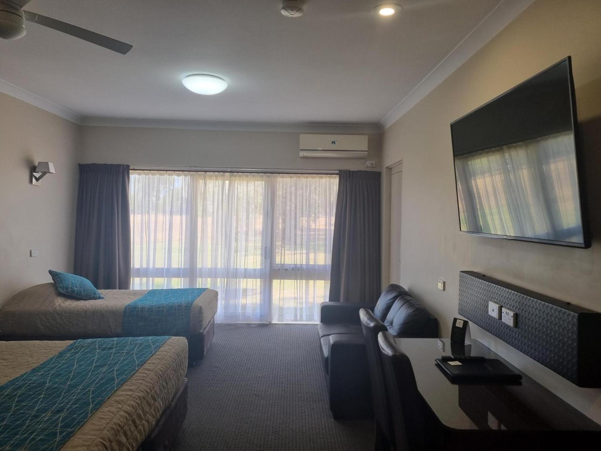 Deluxe Twin Room photo 2