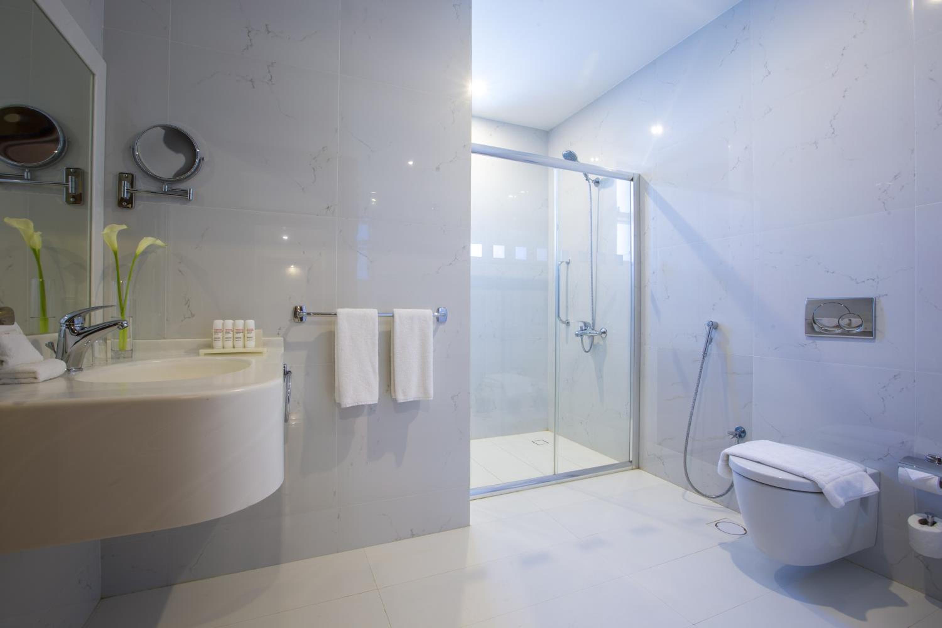 Premium Room with City View - Photo 7