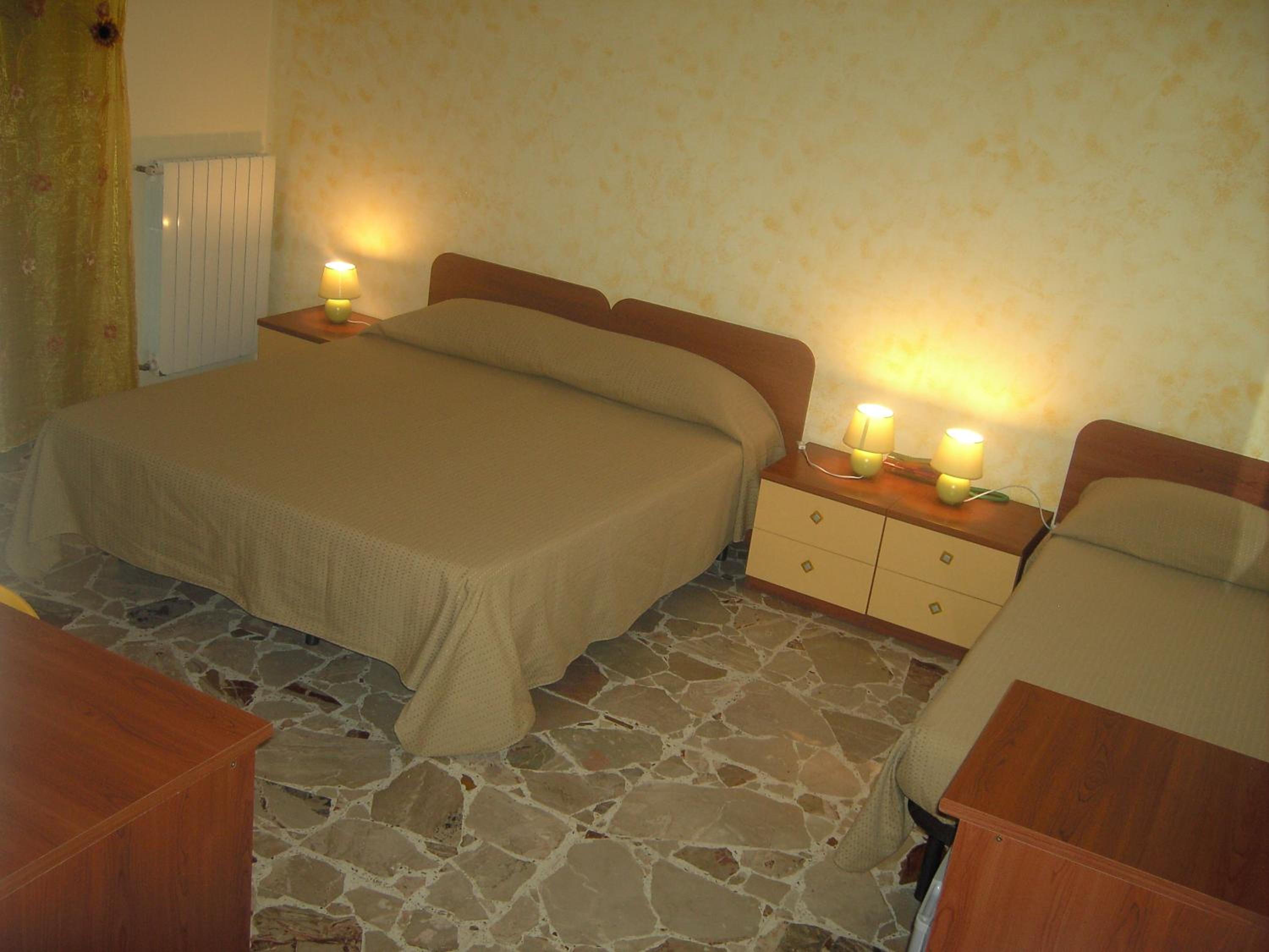 Quadruple Room with Bath photo 1