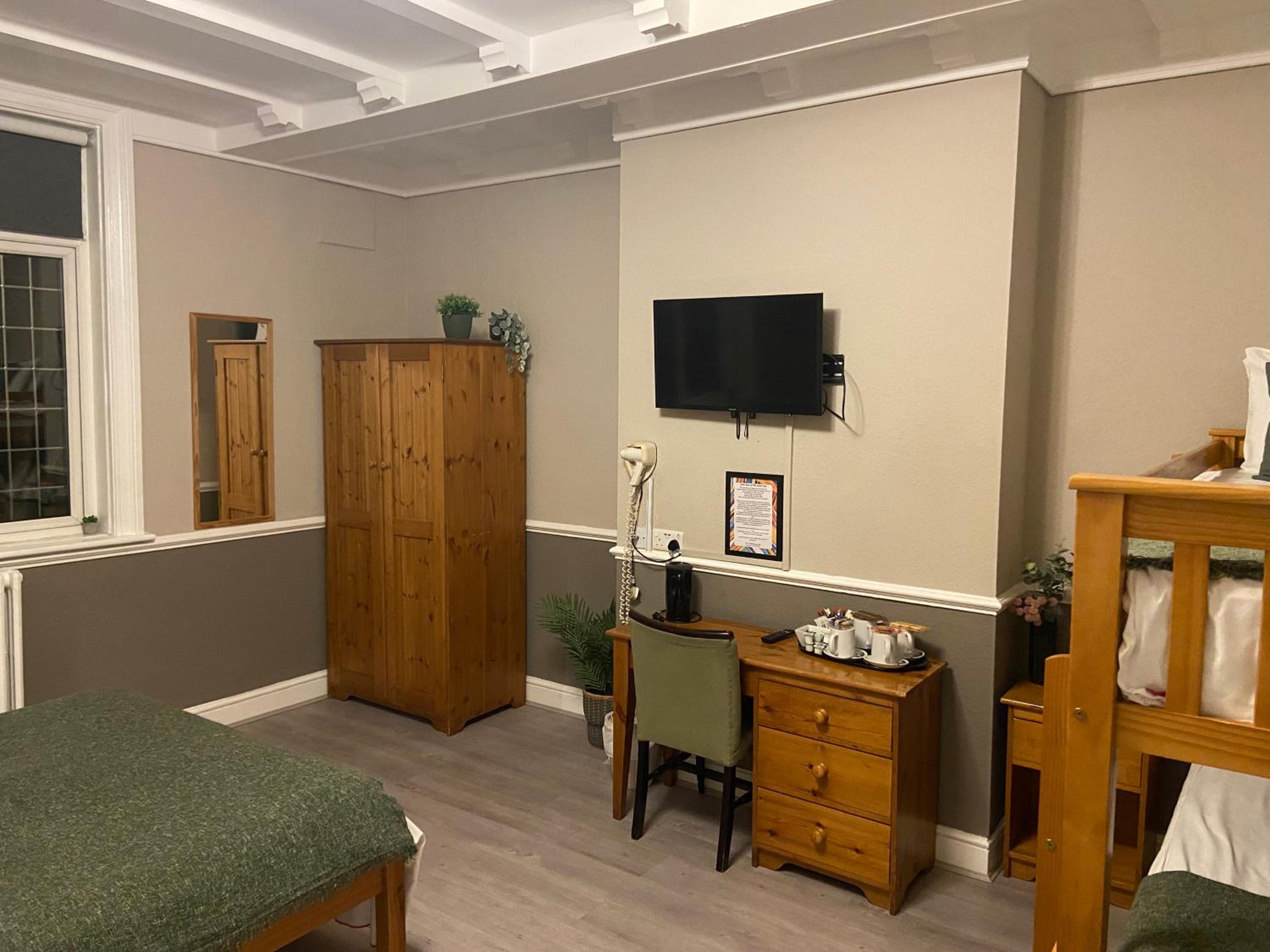 Family Room photo 3