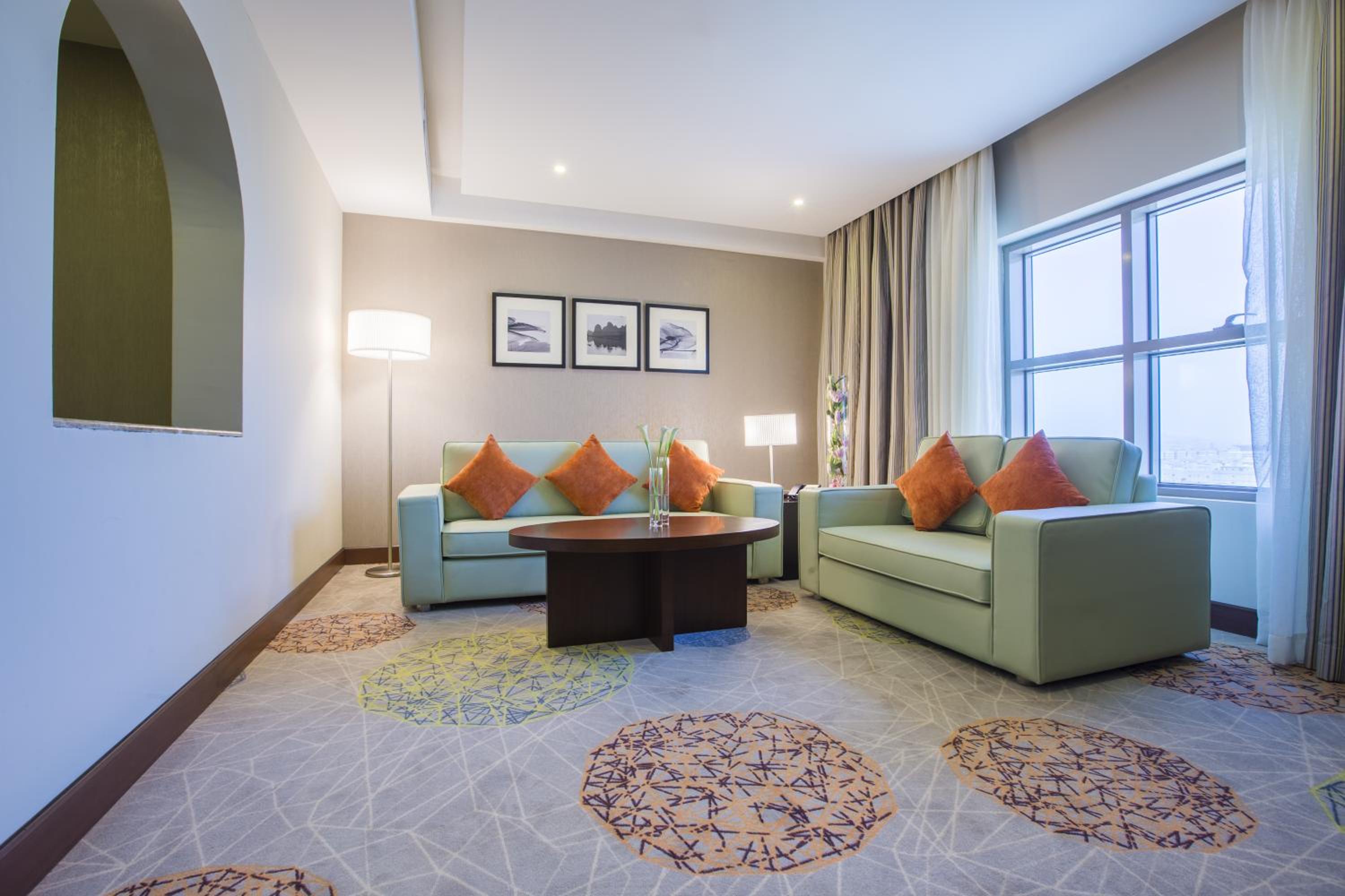 One-Bedroom Suite - Photo 16
