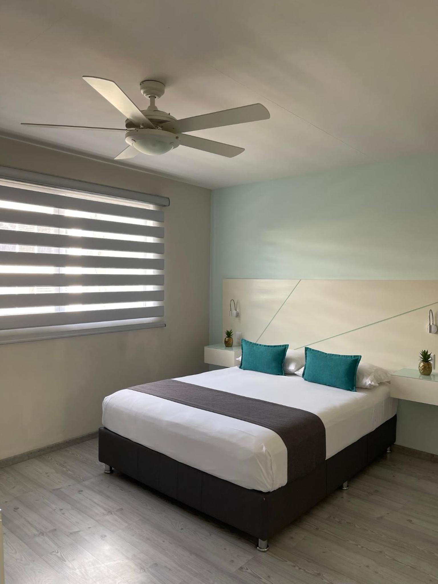 Deluxe Double Room - Photo 23